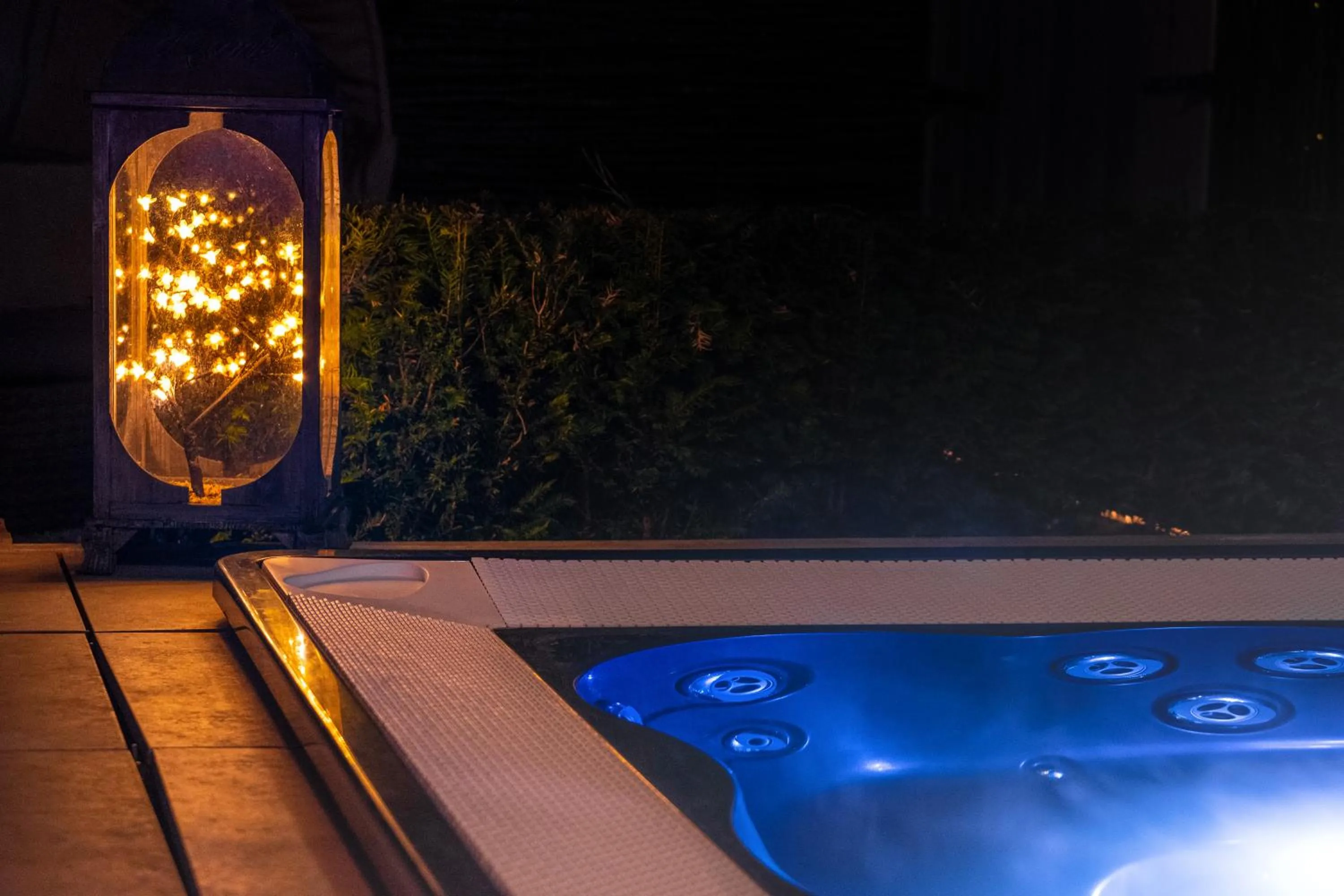 Hot Tub in Relax B&B Lavendine Pure