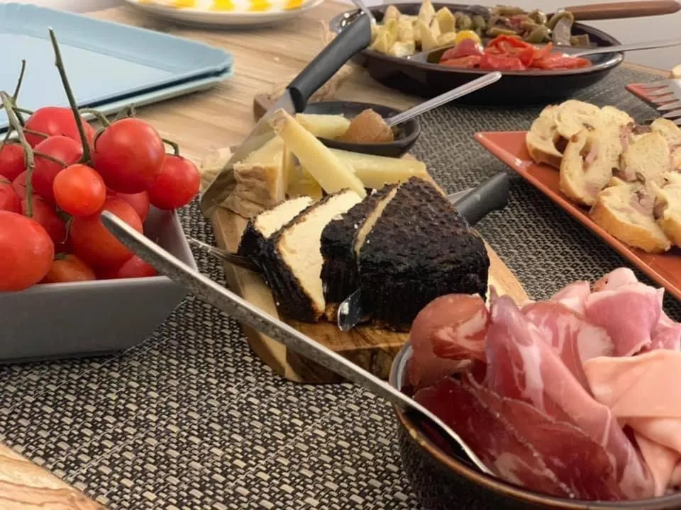 Breakfast in Euterpe LHT