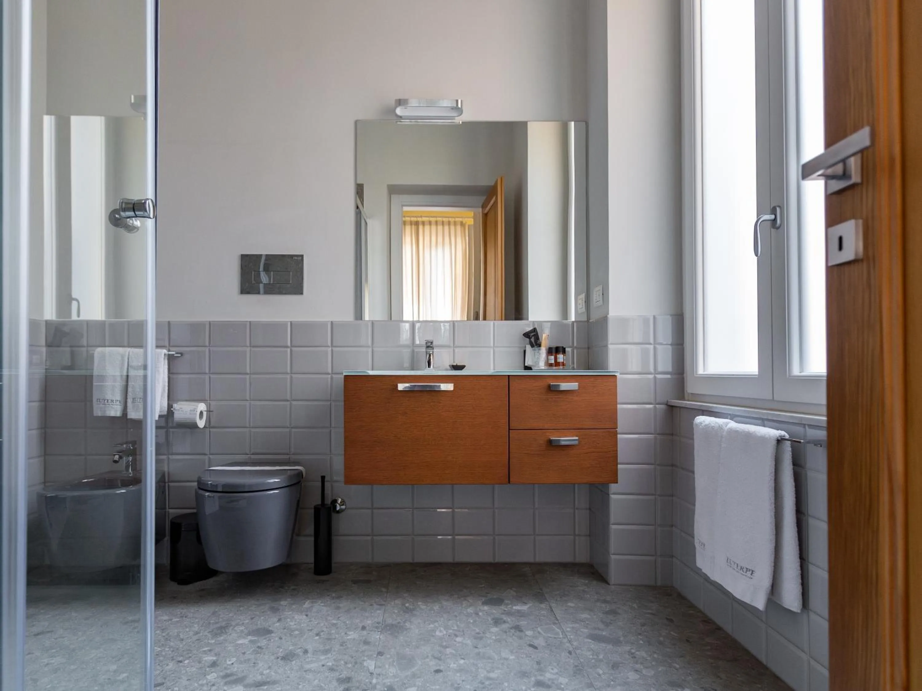 Bathroom in Euterpe LHT