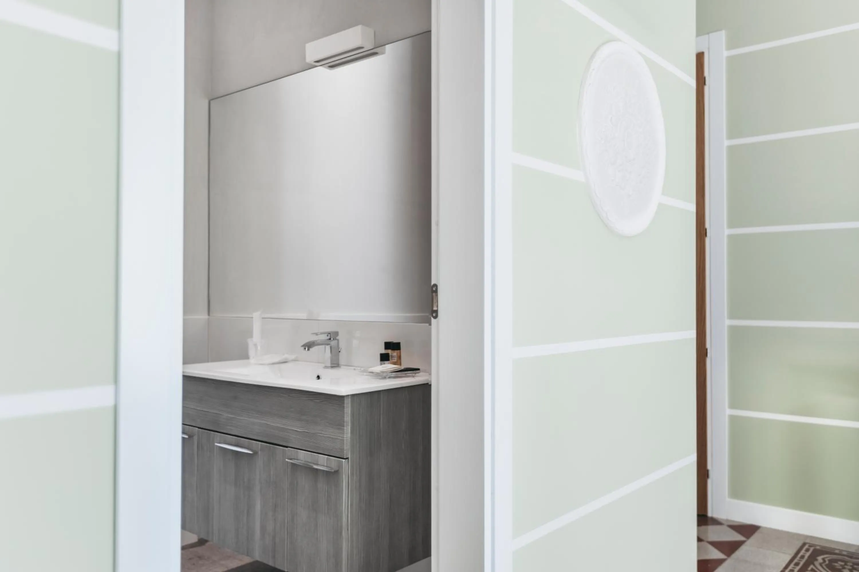 Photo of the whole room in Euterpe LHT