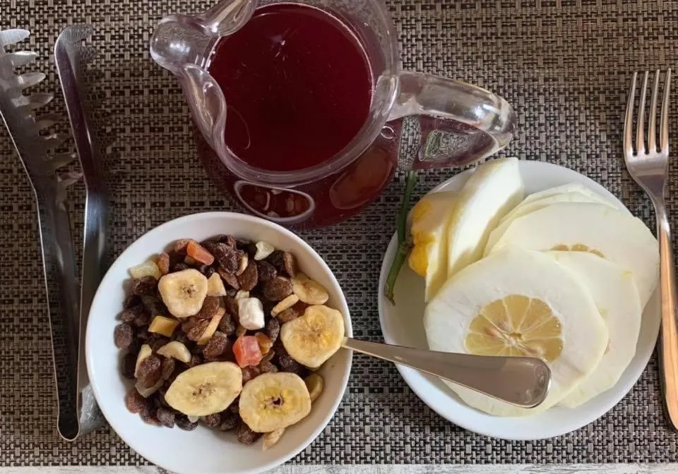 Breakfast in Euterpe LHT