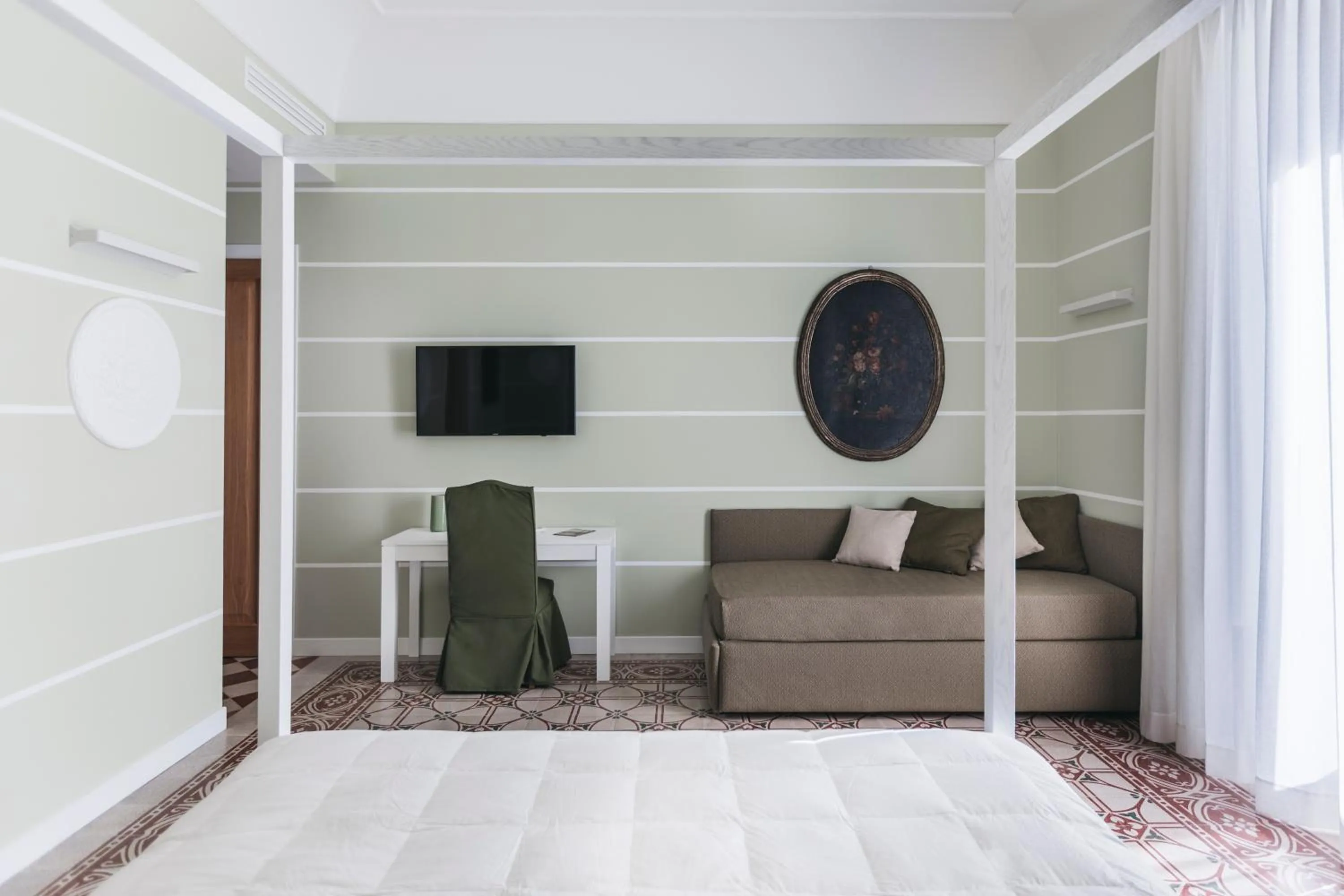 Photo of the whole room in Euterpe LHT