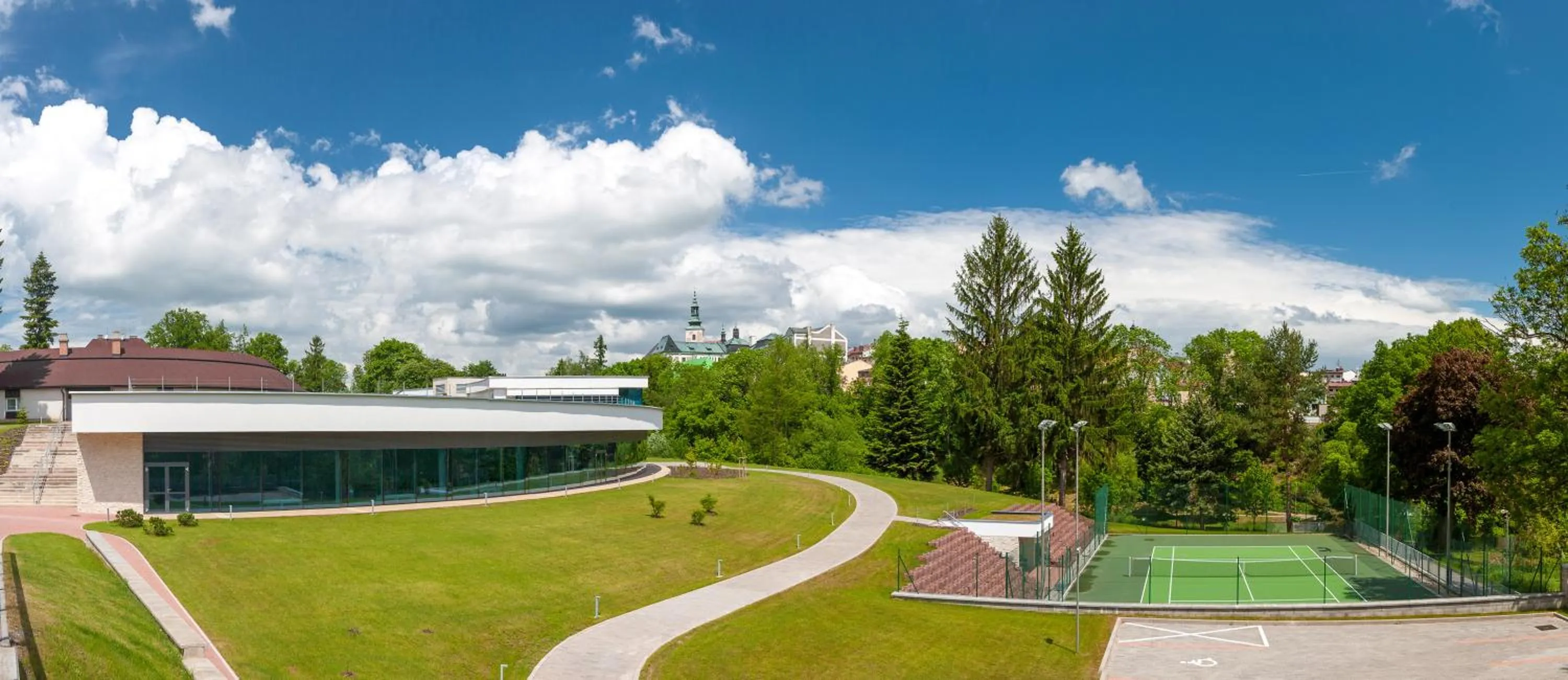 Pool view in Manor House