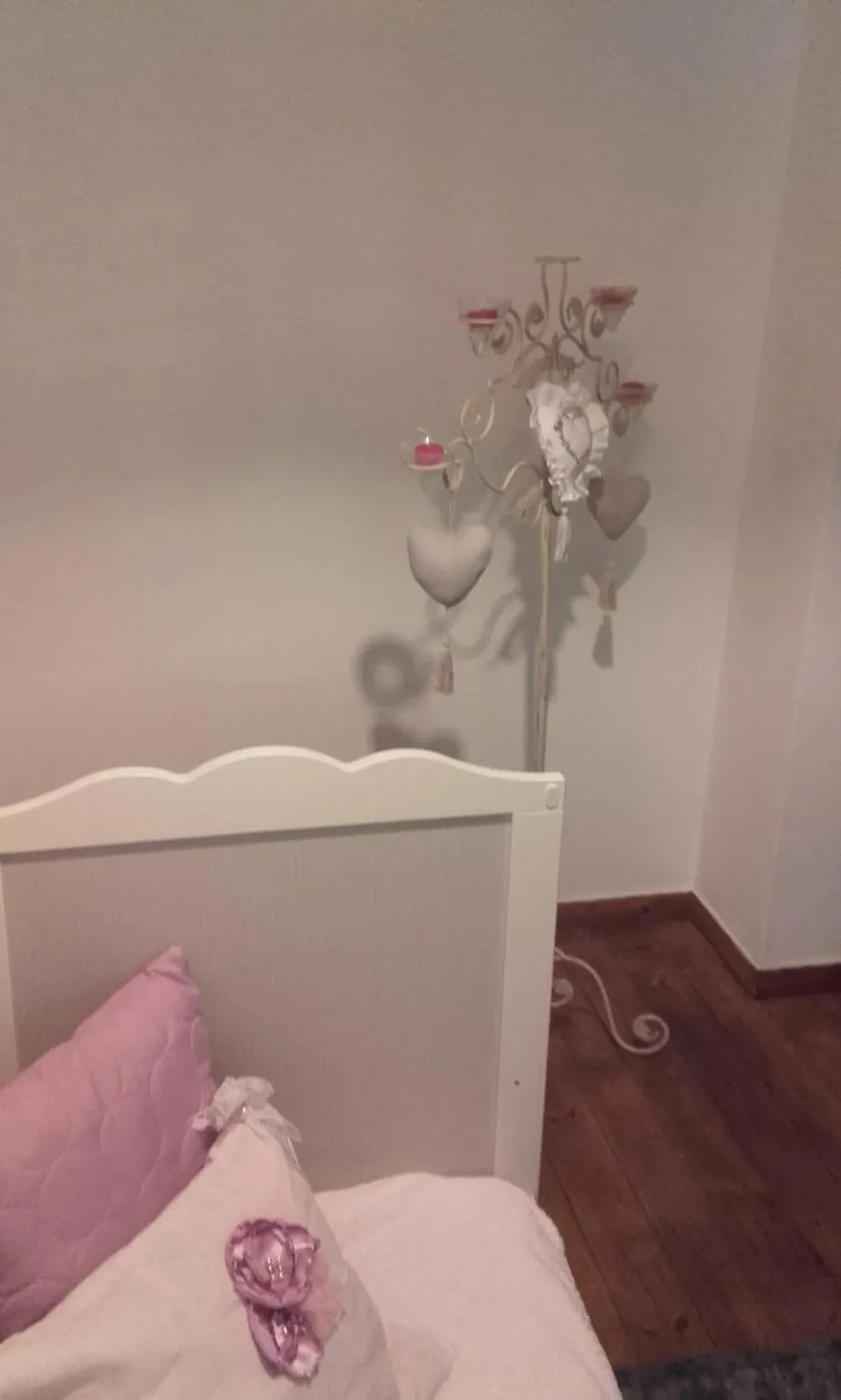 Decorative detail, Bed in Les Demeures de la Laigne