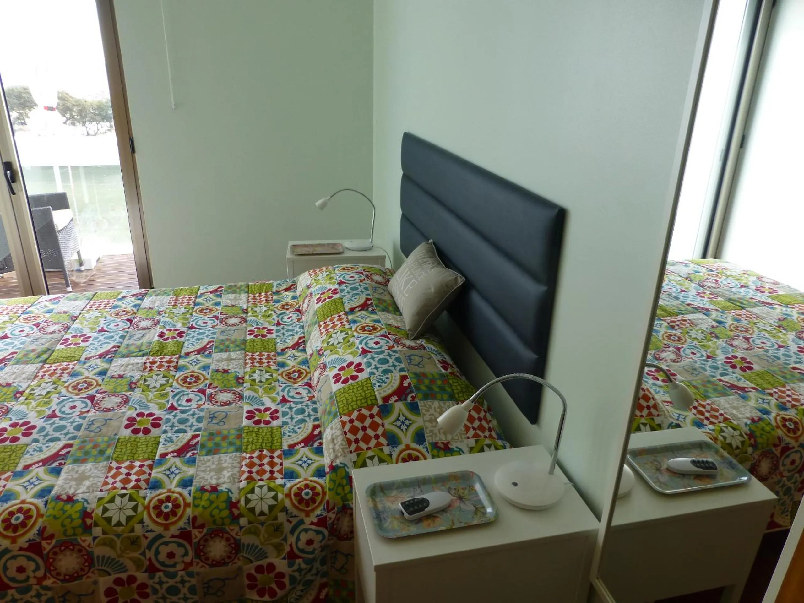 Bed in Shearwaternest 2 Apartment