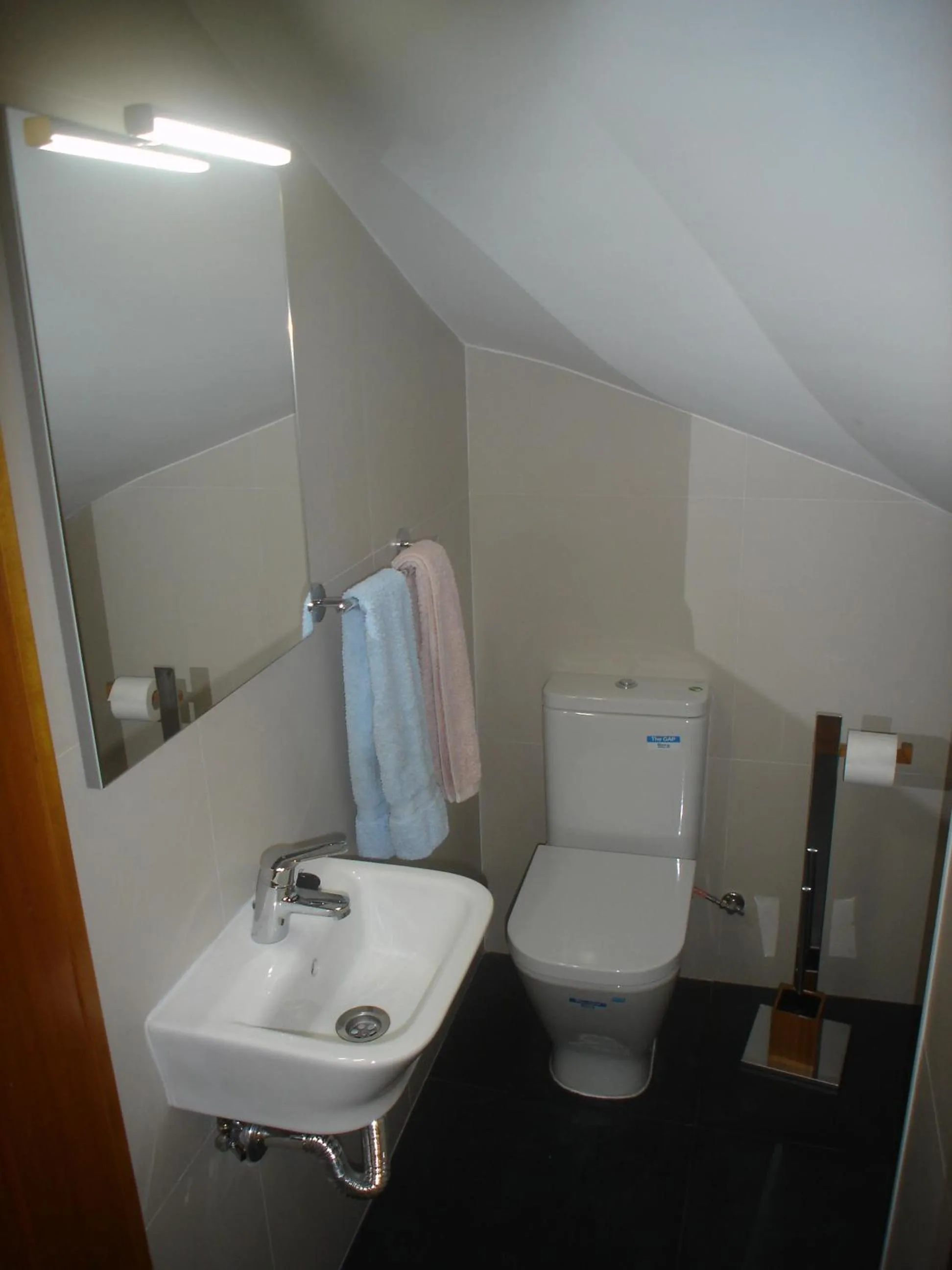 Toilet in Shearwaternest 2 Apartment