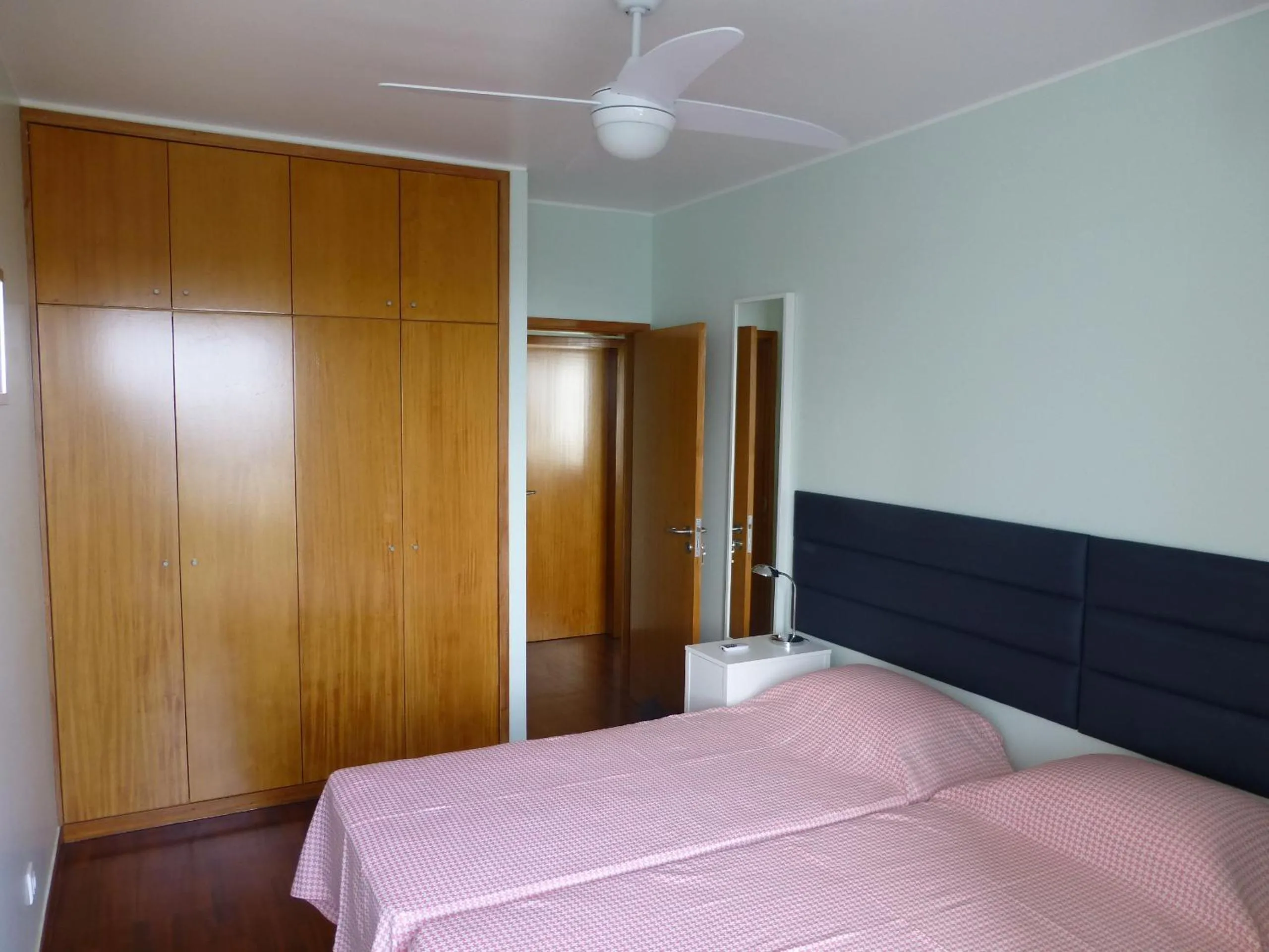 Bed in Shearwaternest 2 Apartment