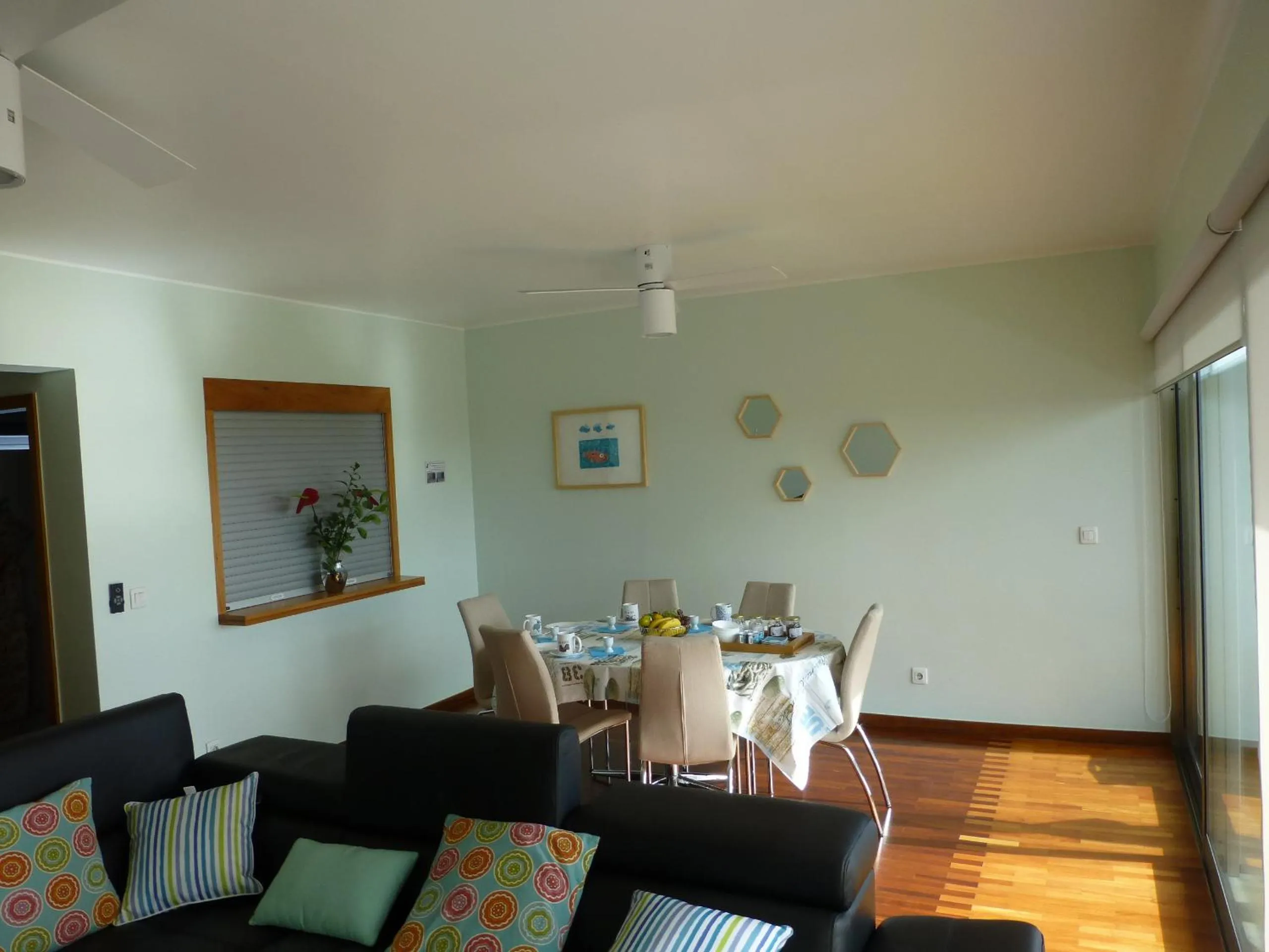 Living room in Shearwaternest 2 Apartment
