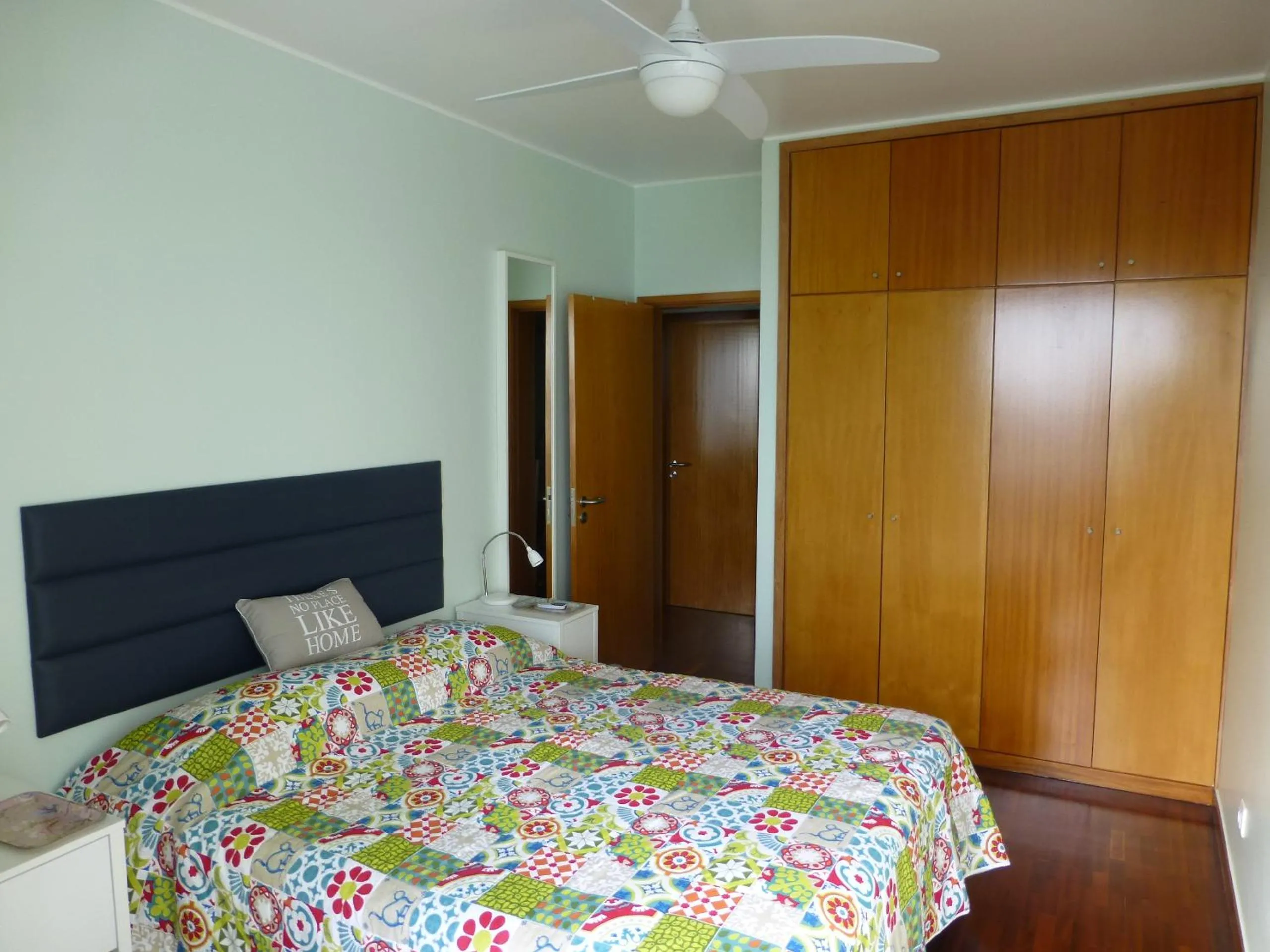 Bed in Shearwaternest 2 Apartment