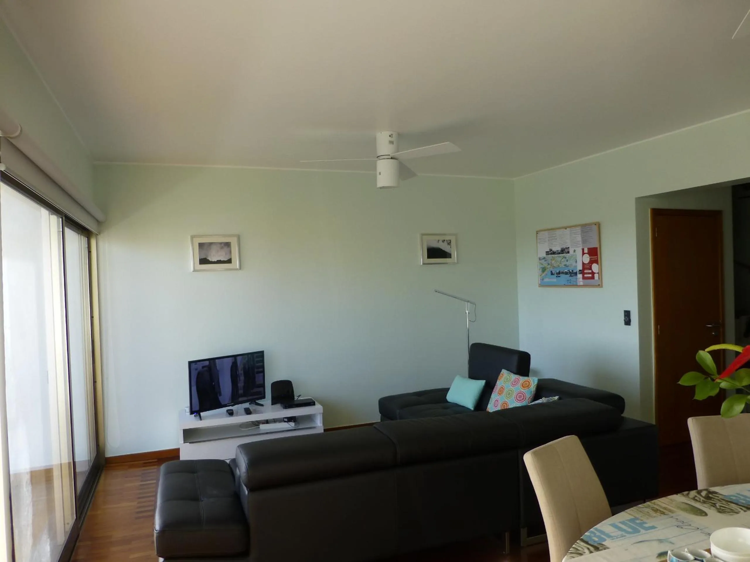 TV and multimedia in Shearwaternest 2 Apartment