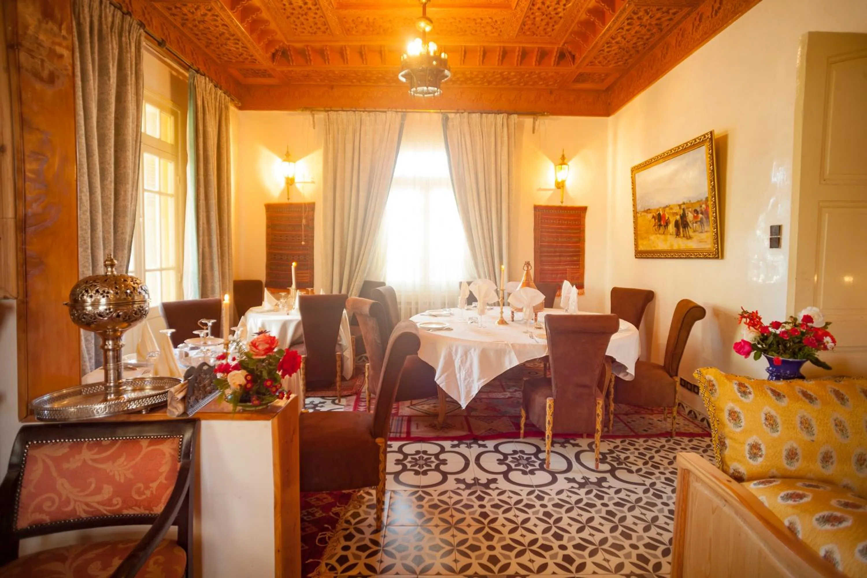 Restaurant/places to eat in Villa Pomme d'Or