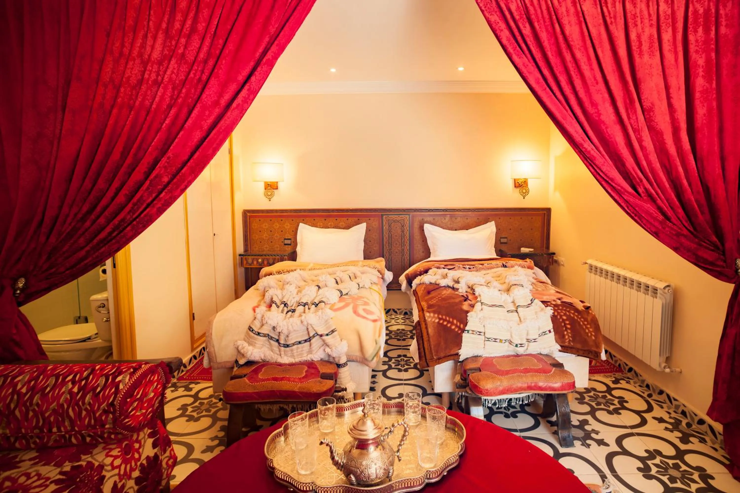 Toilet, Bed in Villa Pomme d'Or