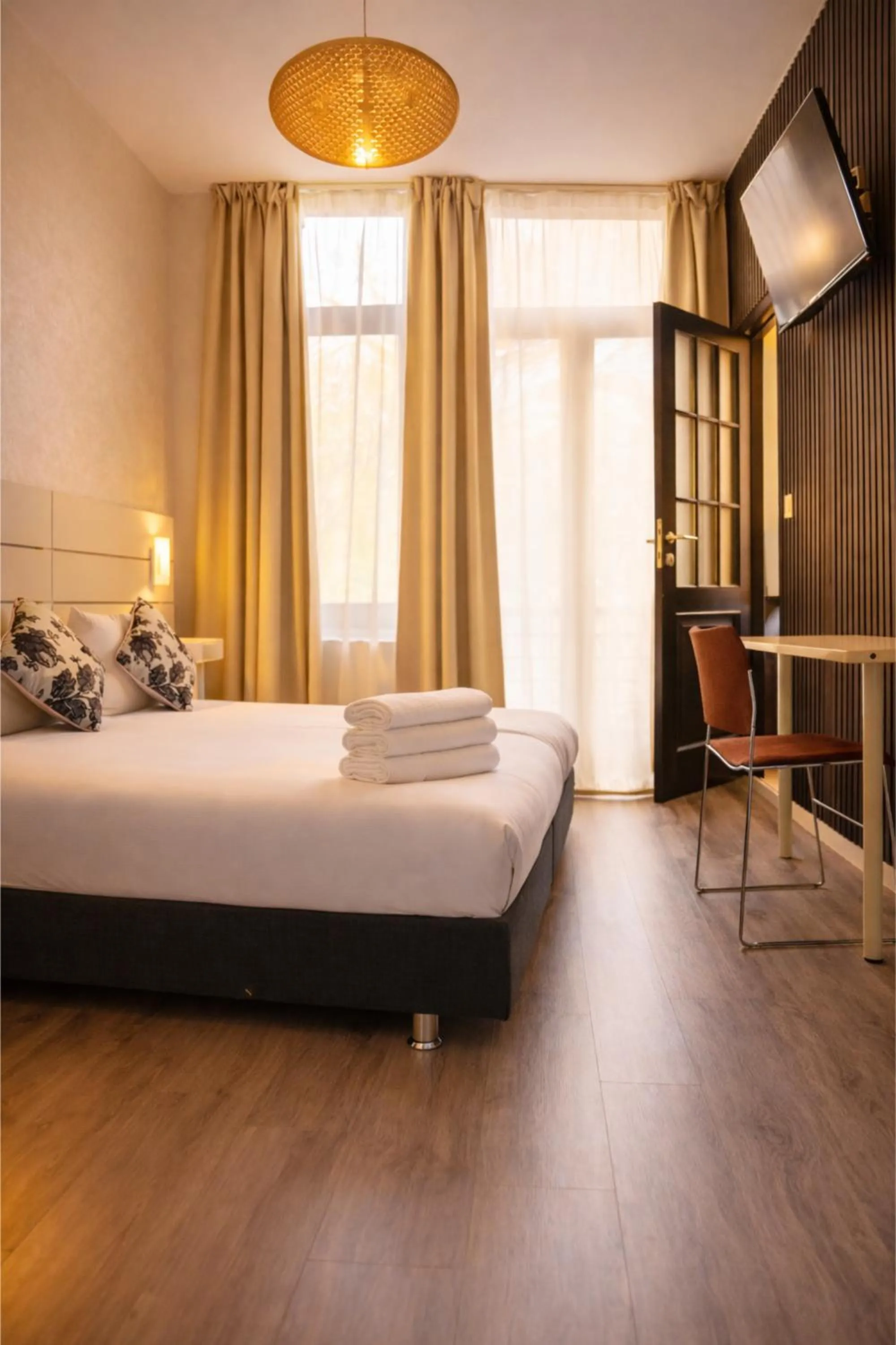 Bed in Hotel Le Centenaire Brussels Expo