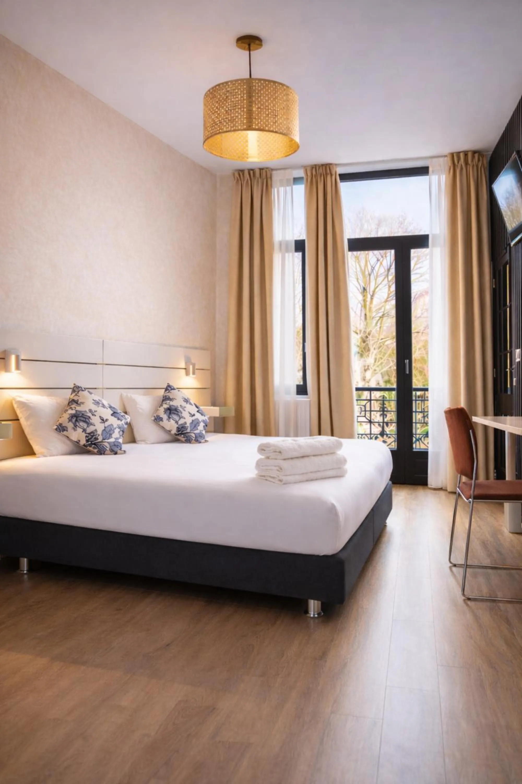 Bed in Hotel Le Centenaire Brussels Expo