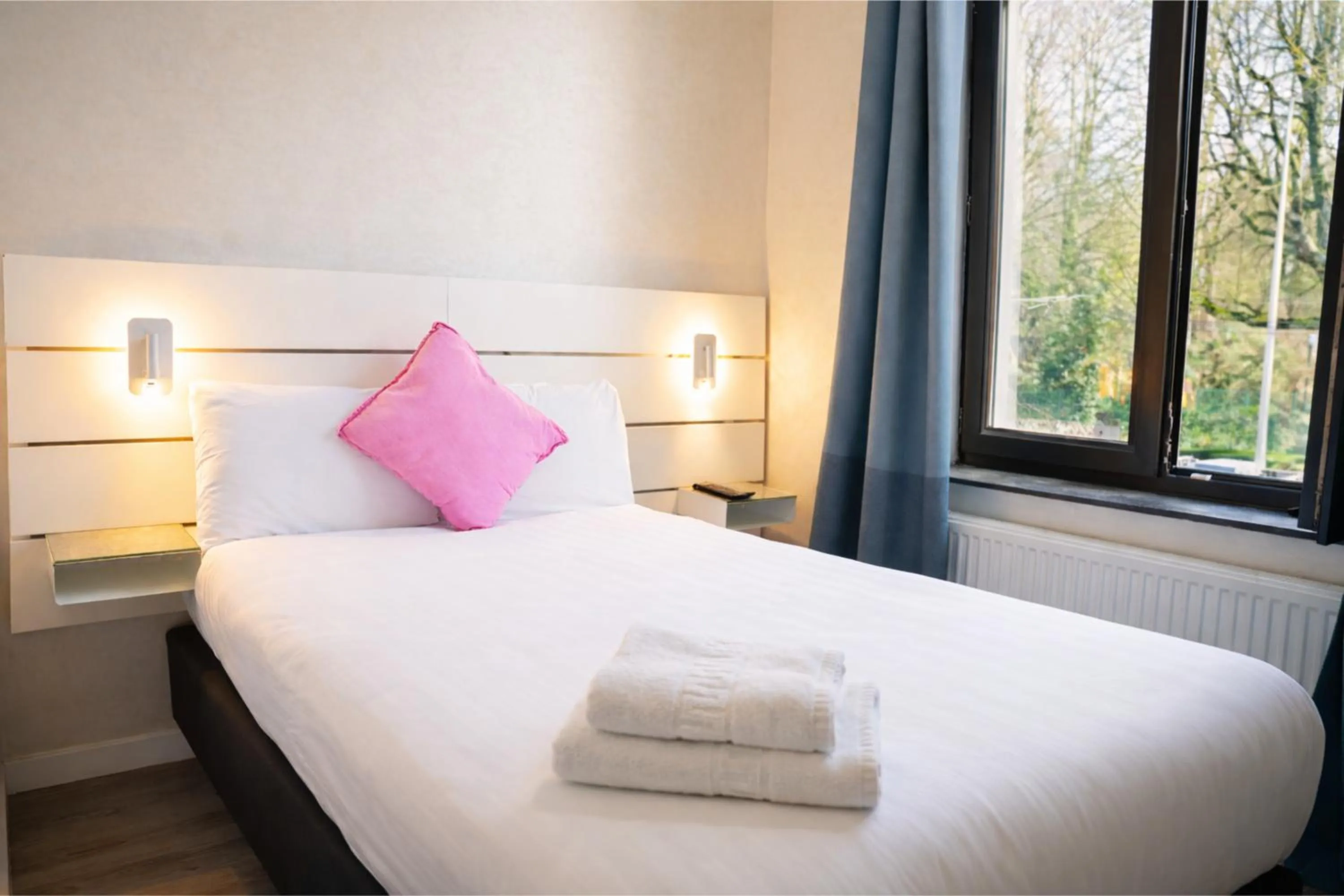 Bed in Hotel Le Centenaire Brussels Expo