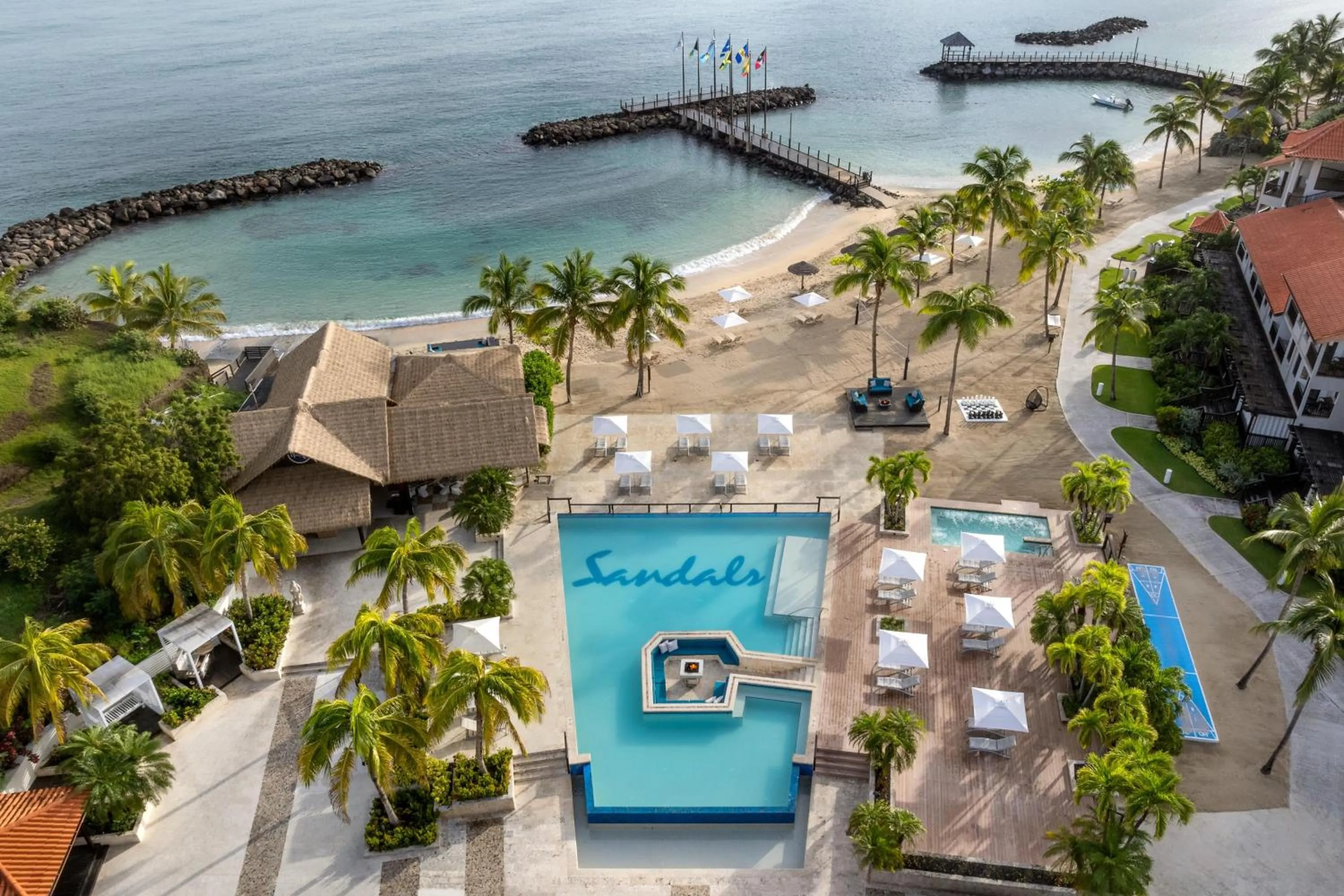 Swimming pool in Sandals Grenada All Inclusive - Couples Only