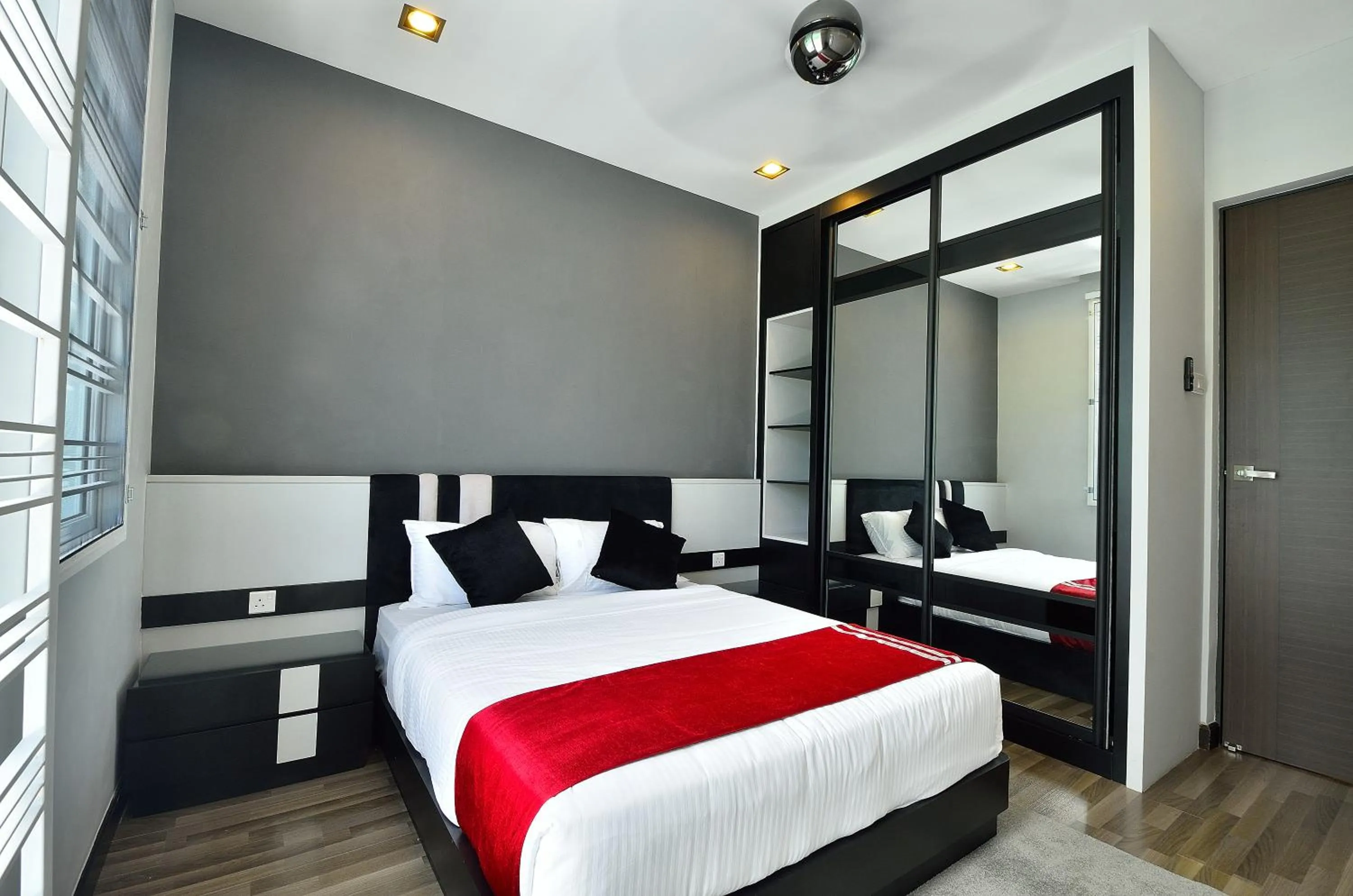 Bed in Violet Luxury Service Villa