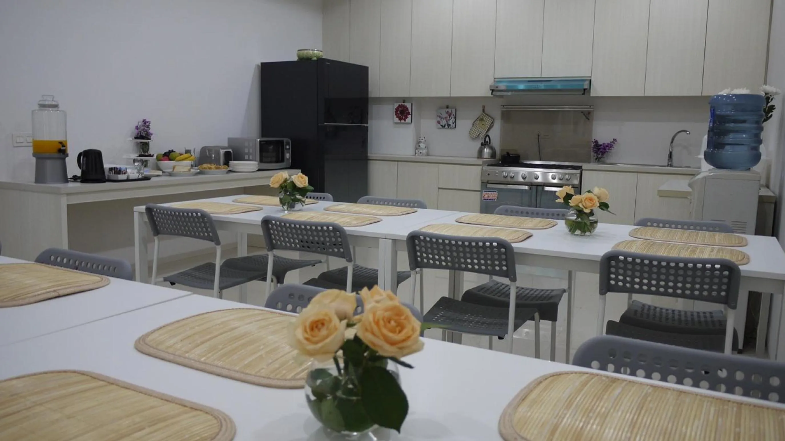 Kitchen or kitchenette in Mk House Scbd