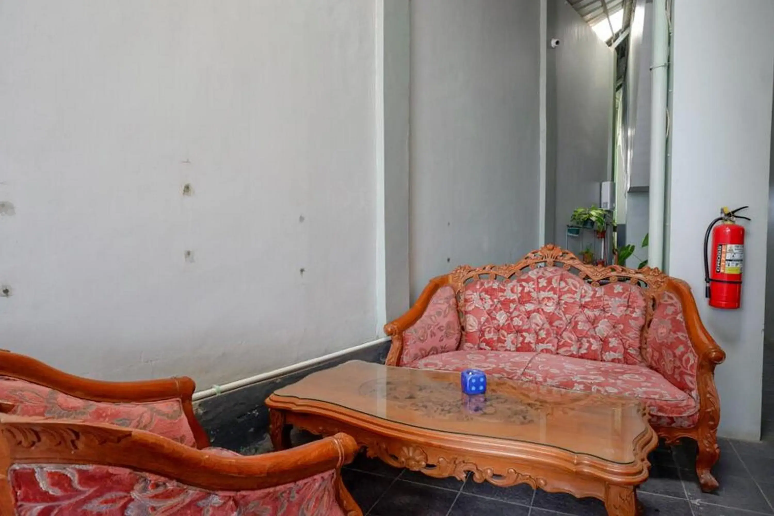 Seating area in Urbanview Hotel Double Tree near RSUD Margono Purwokerto Seating area in Urbanview Hotel Double Tree near RSUD Margono Purwokerto