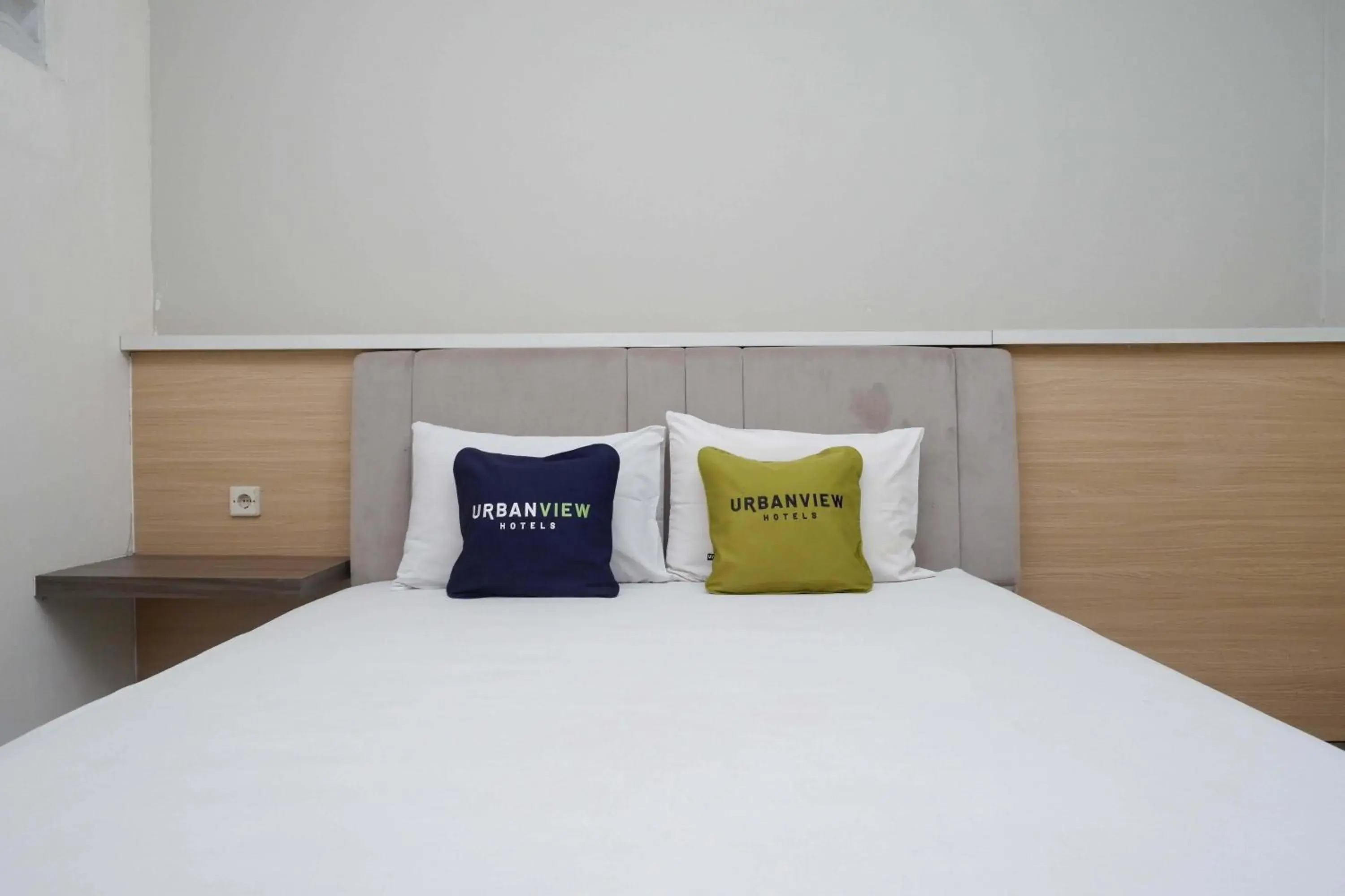 Bedroom, Bed in Urbanview Hotel Double Tree near RSUD Margono Purwokerto Bedroom, Bed in Urbanview Hotel Double Tree near RSUD Margono Purwokerto