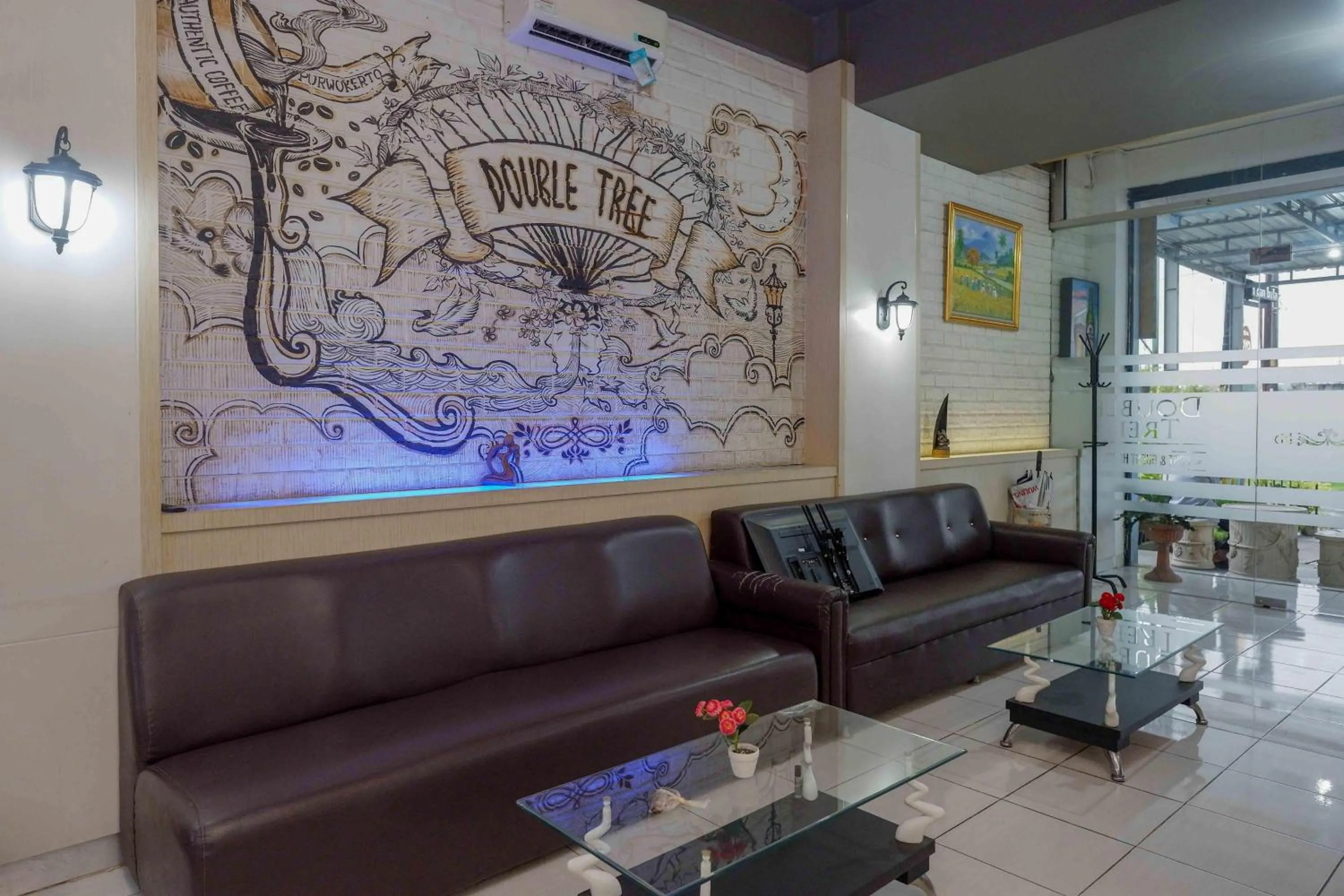 Seating area in Urbanview Hotel Double Tree near RSUD Margono Purwokerto