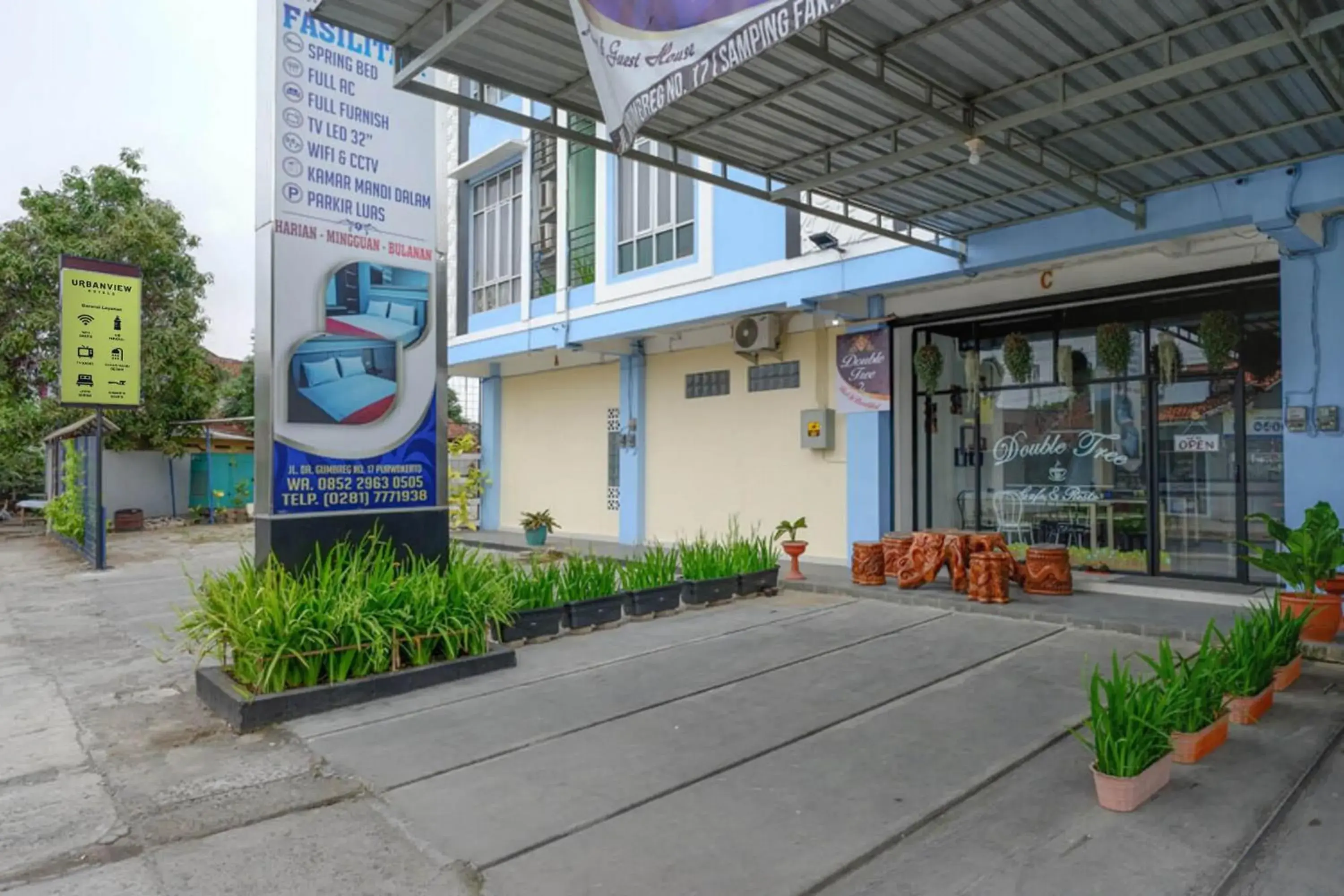 Facade/entrance in Urbanview Hotel Double Tree near RSUD Margono Purwokerto Facade/entrance in Urbanview Hotel Double Tree near RSUD Margono Purwokerto