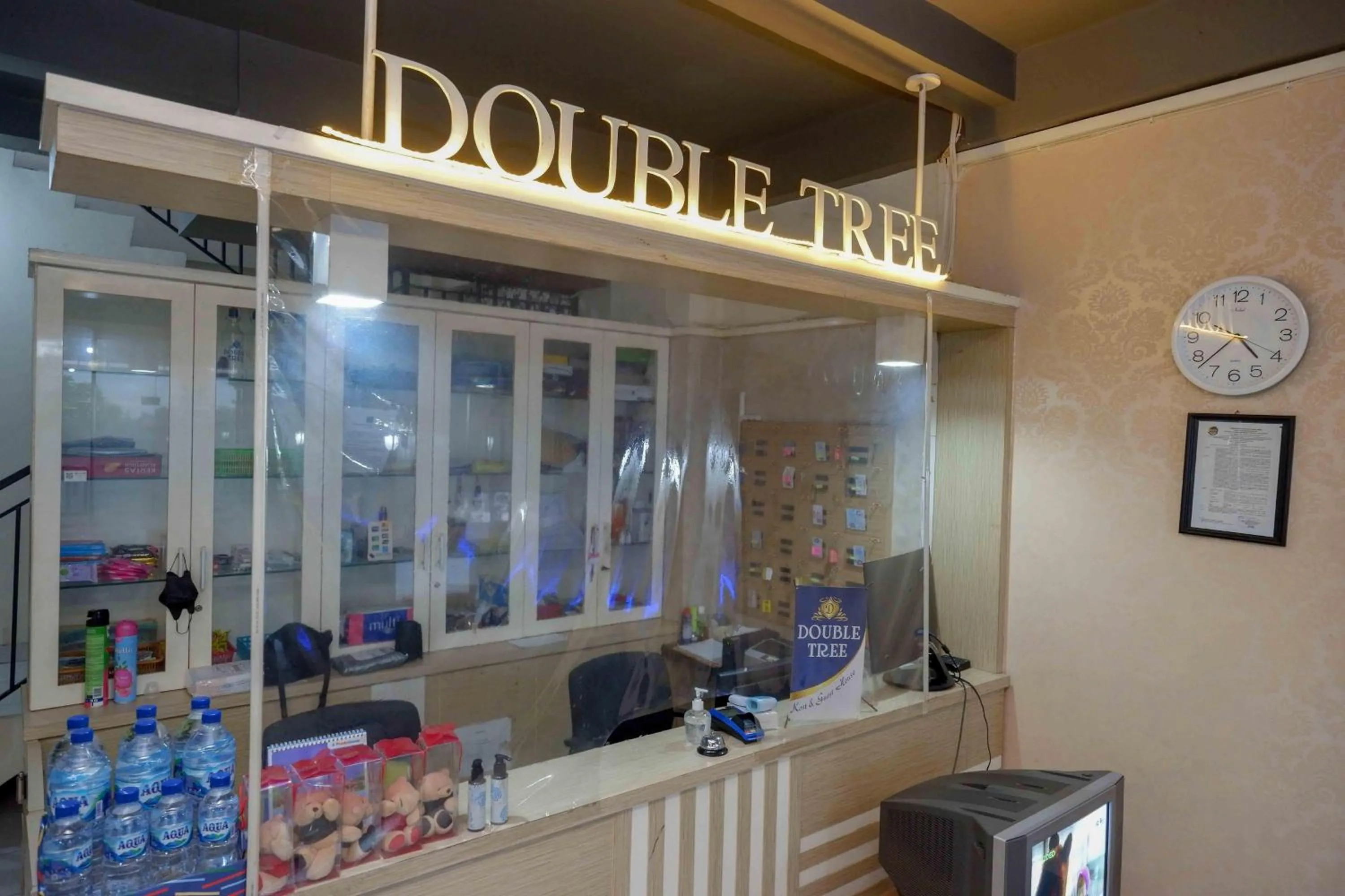 Lobby or reception in Urbanview Hotel Double Tree near RSUD Margono Purwokerto