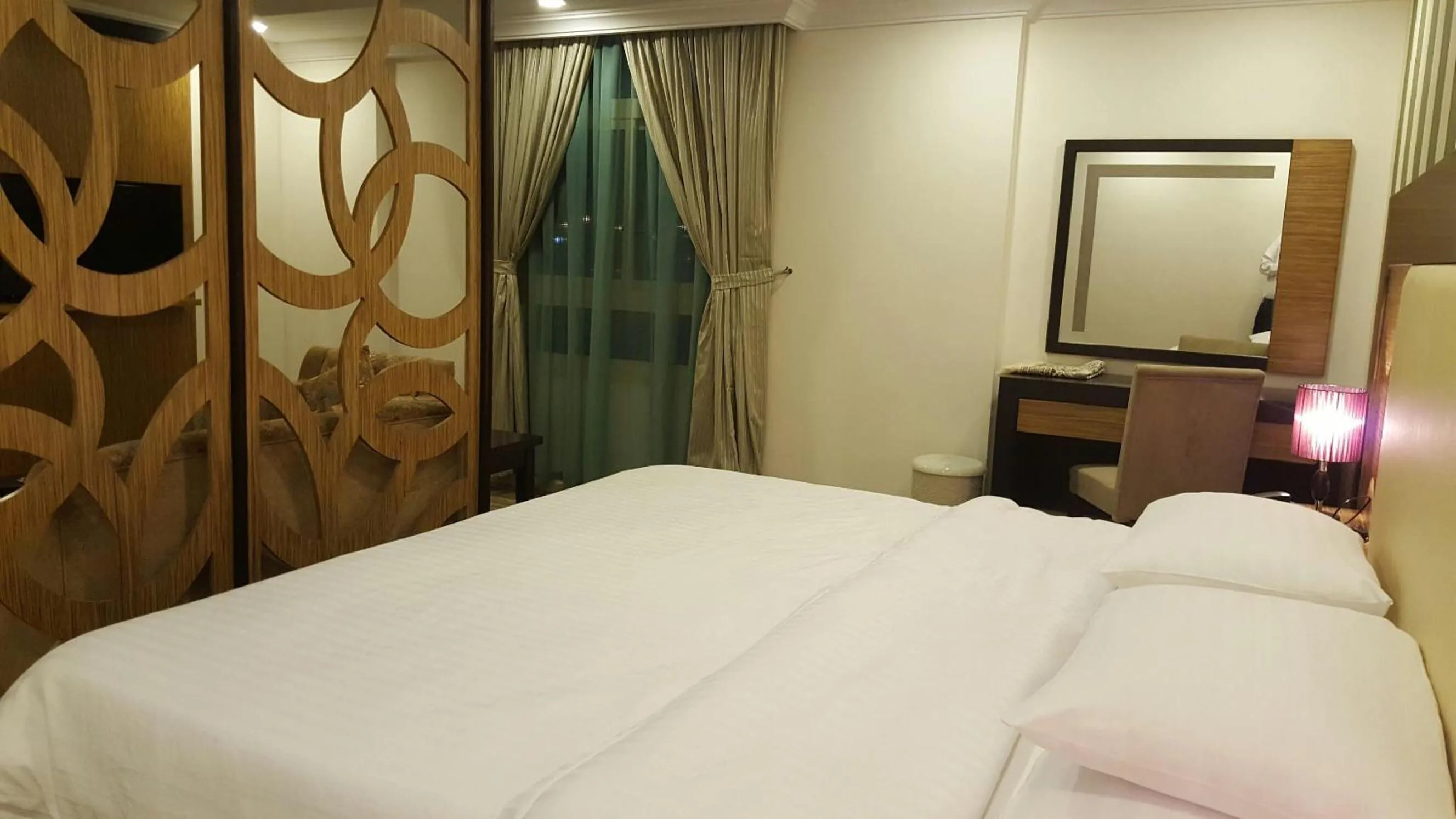 Bed in Elaf Suites Al-Andalus
