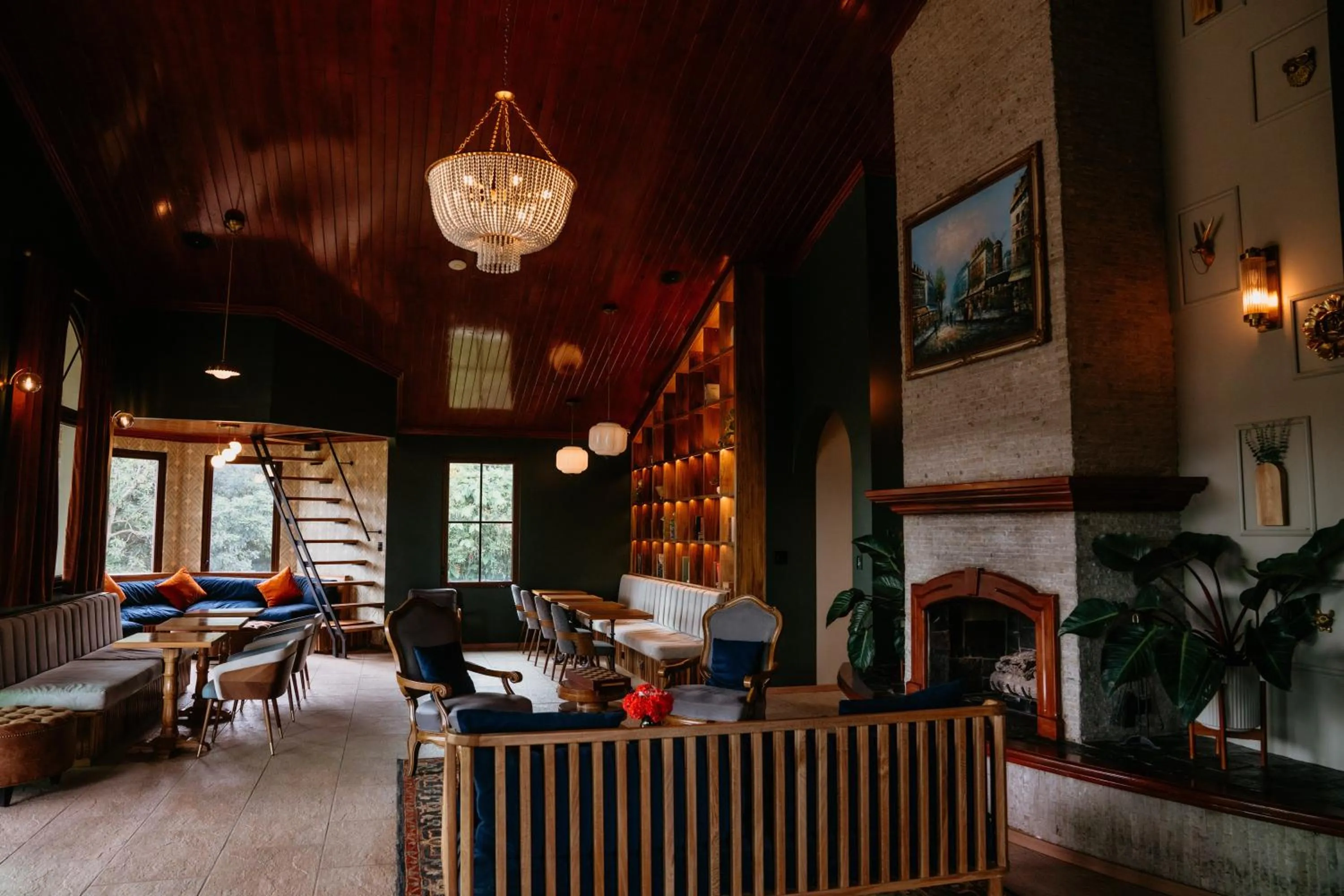 Living room in Bambuda Castle