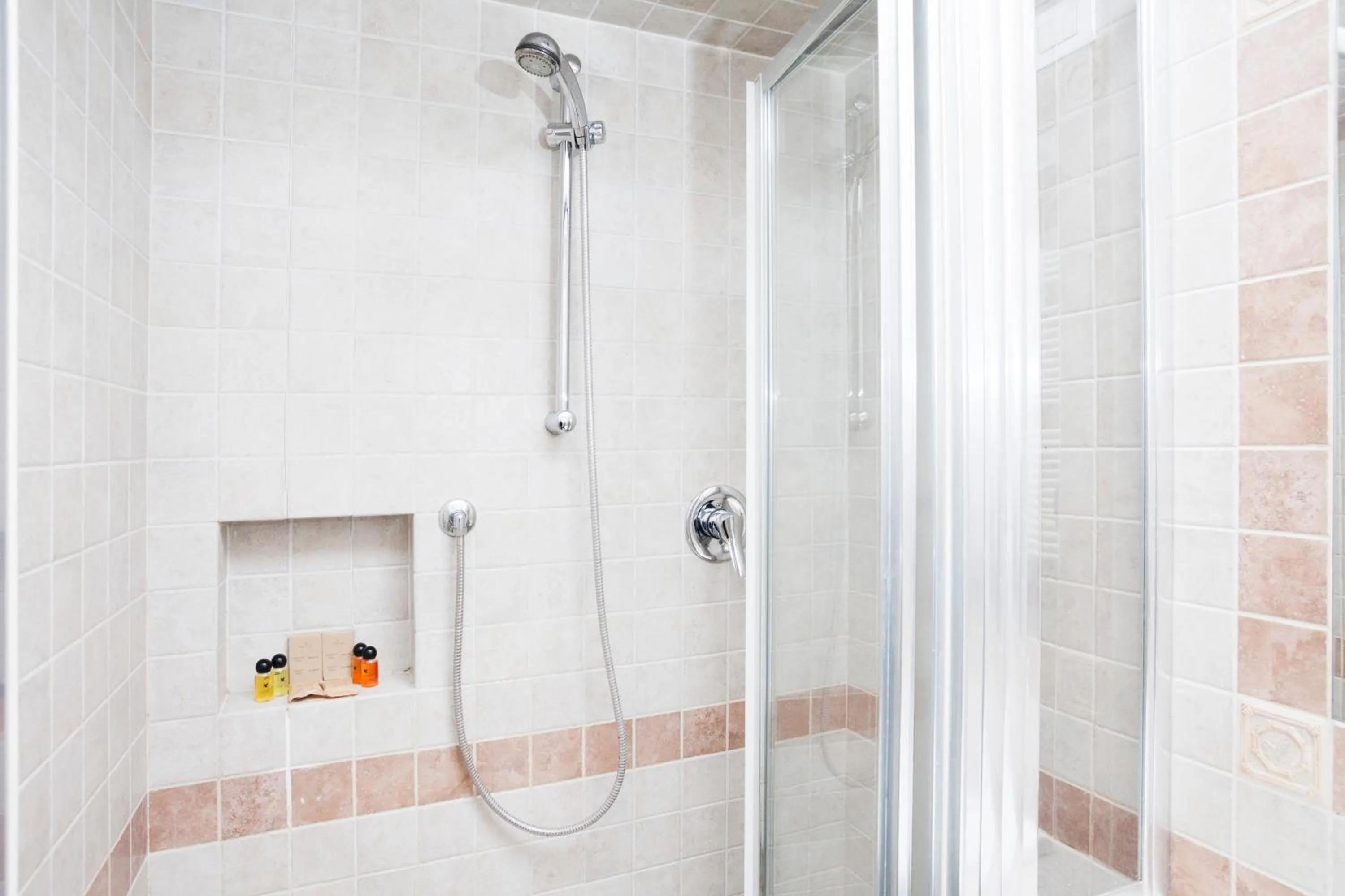 Bathroom in Tritone 91 Apartments
