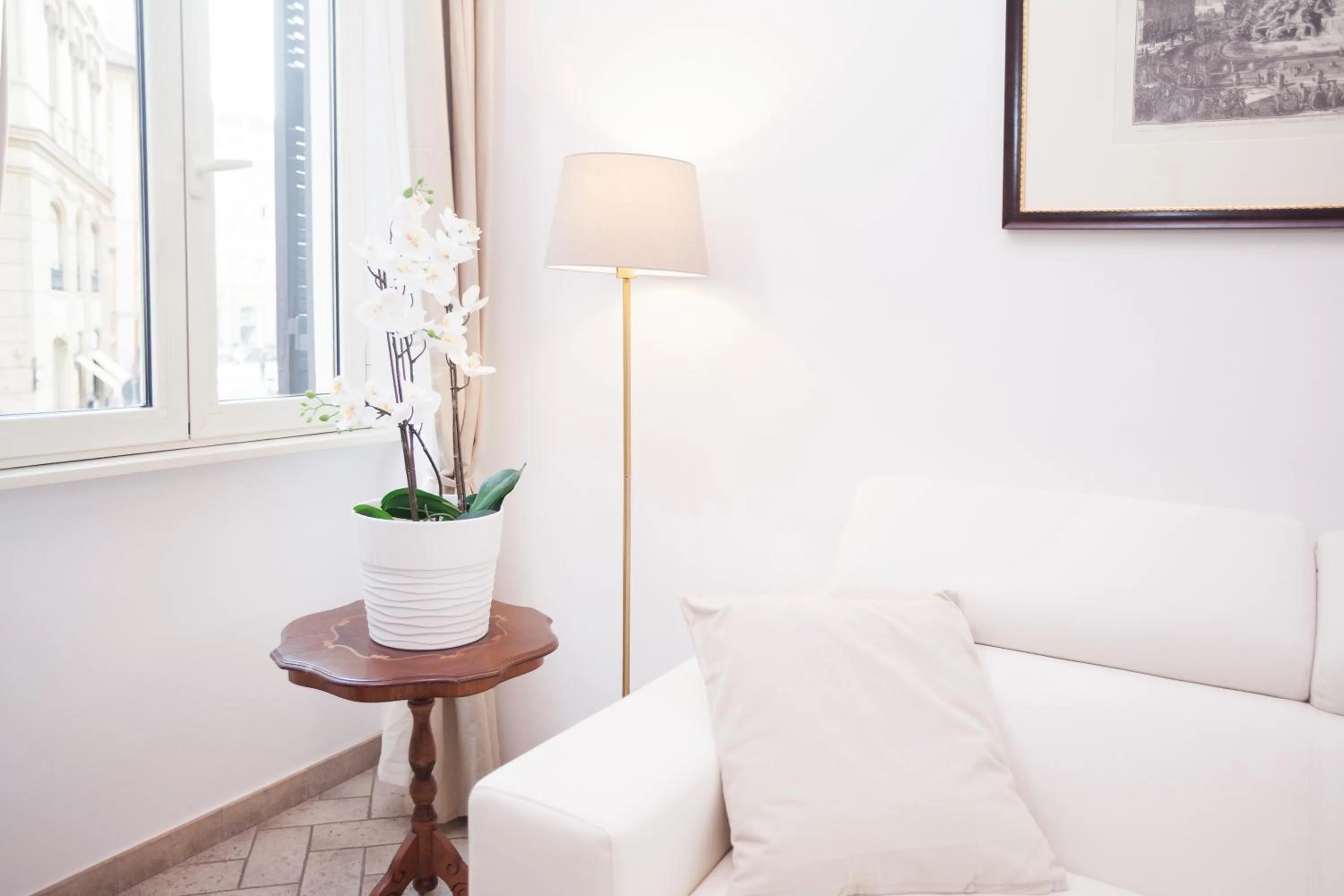 Decorative detail in Tritone 91 Apartments