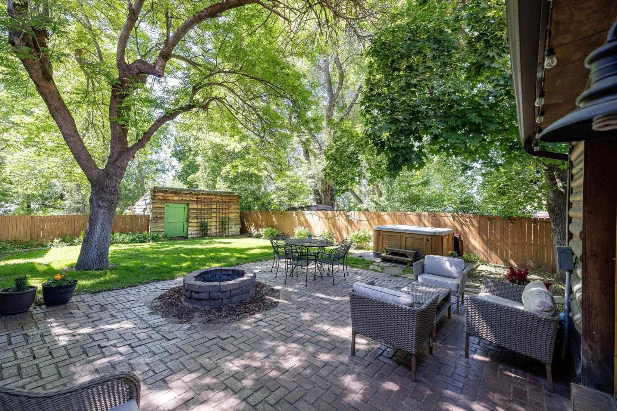 Patio in Engen Hus Bed and Breakfast