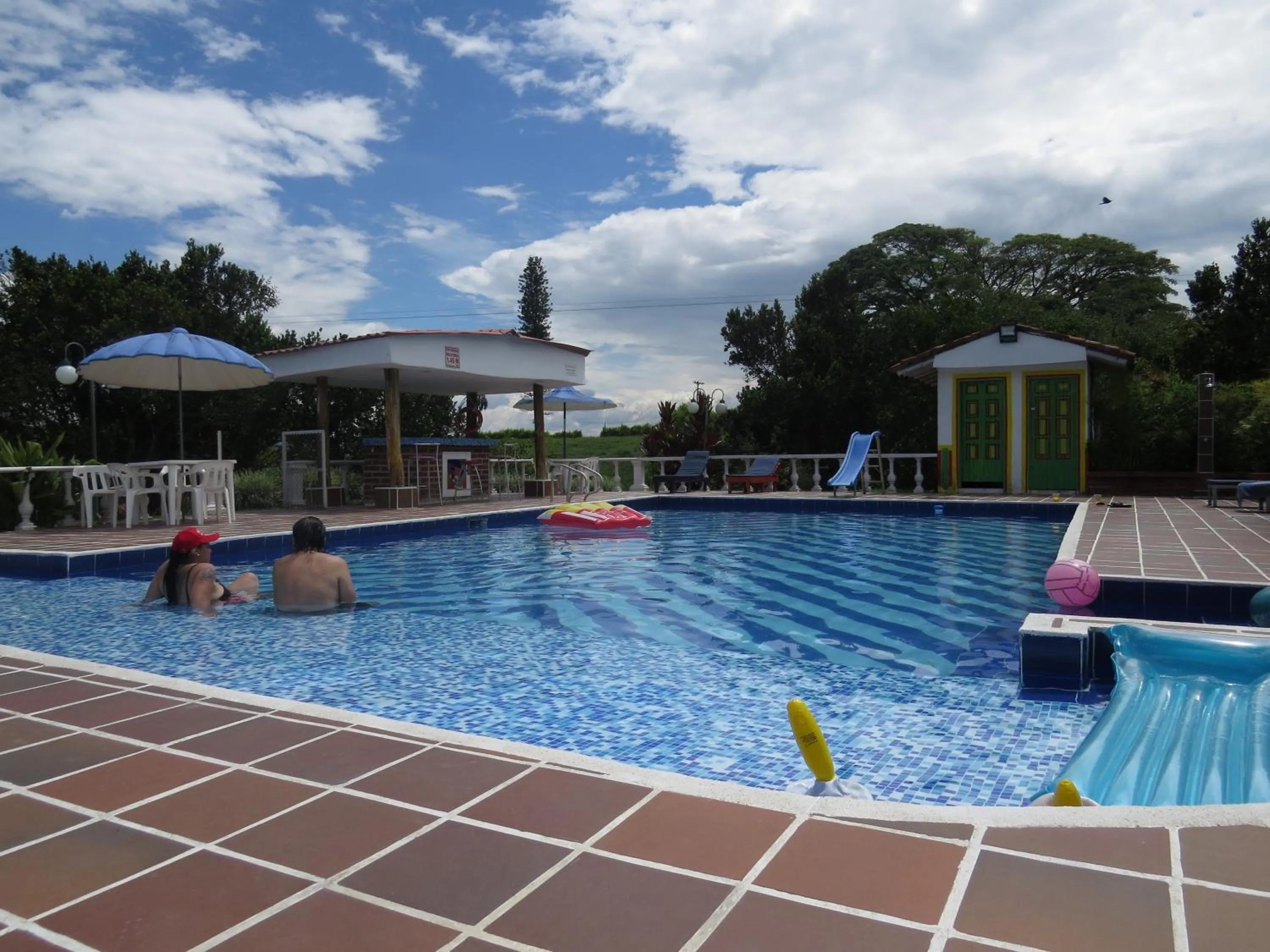 People in Villa Luzandi