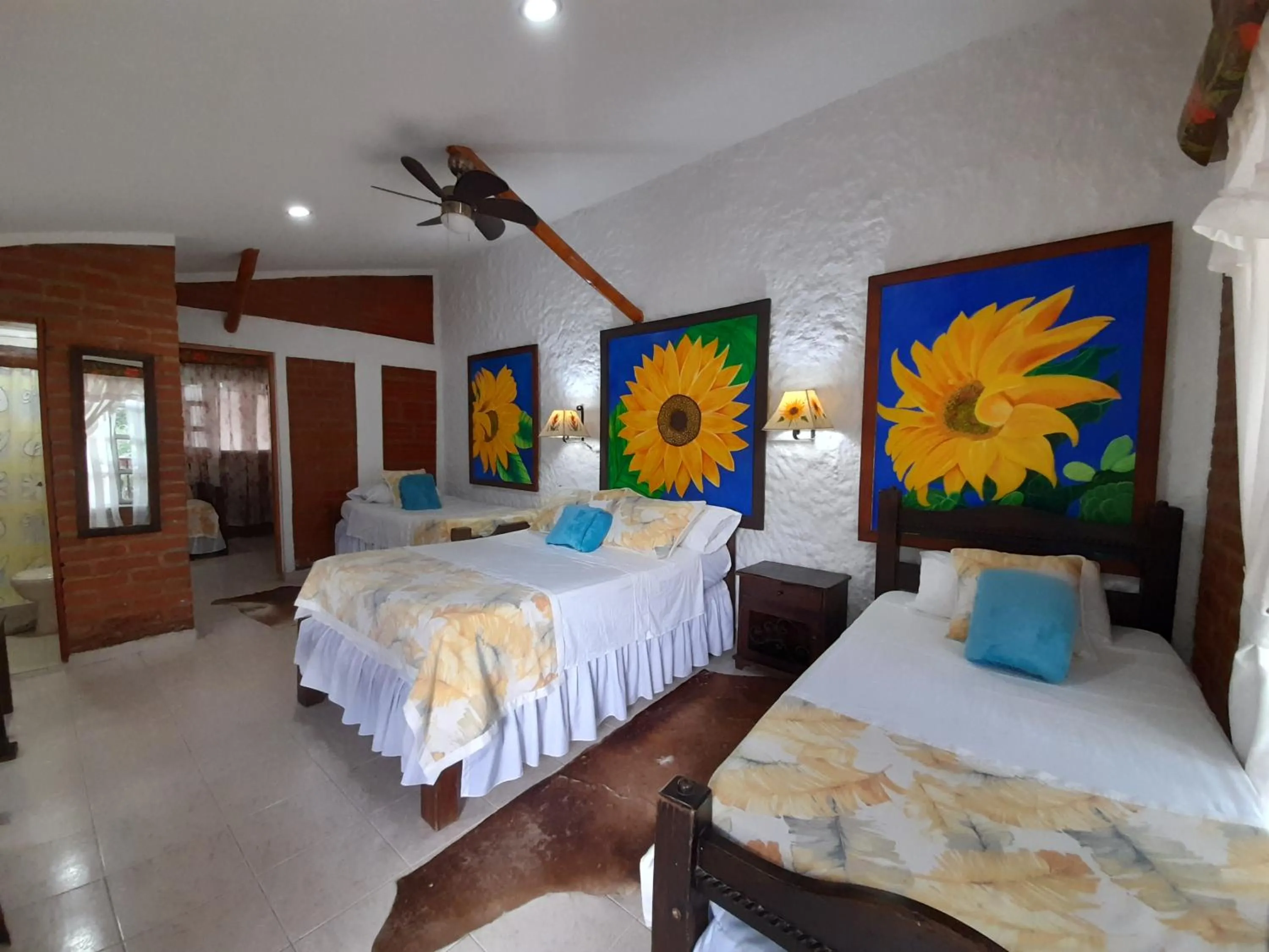 Property building, Bed in Villa Luzandi