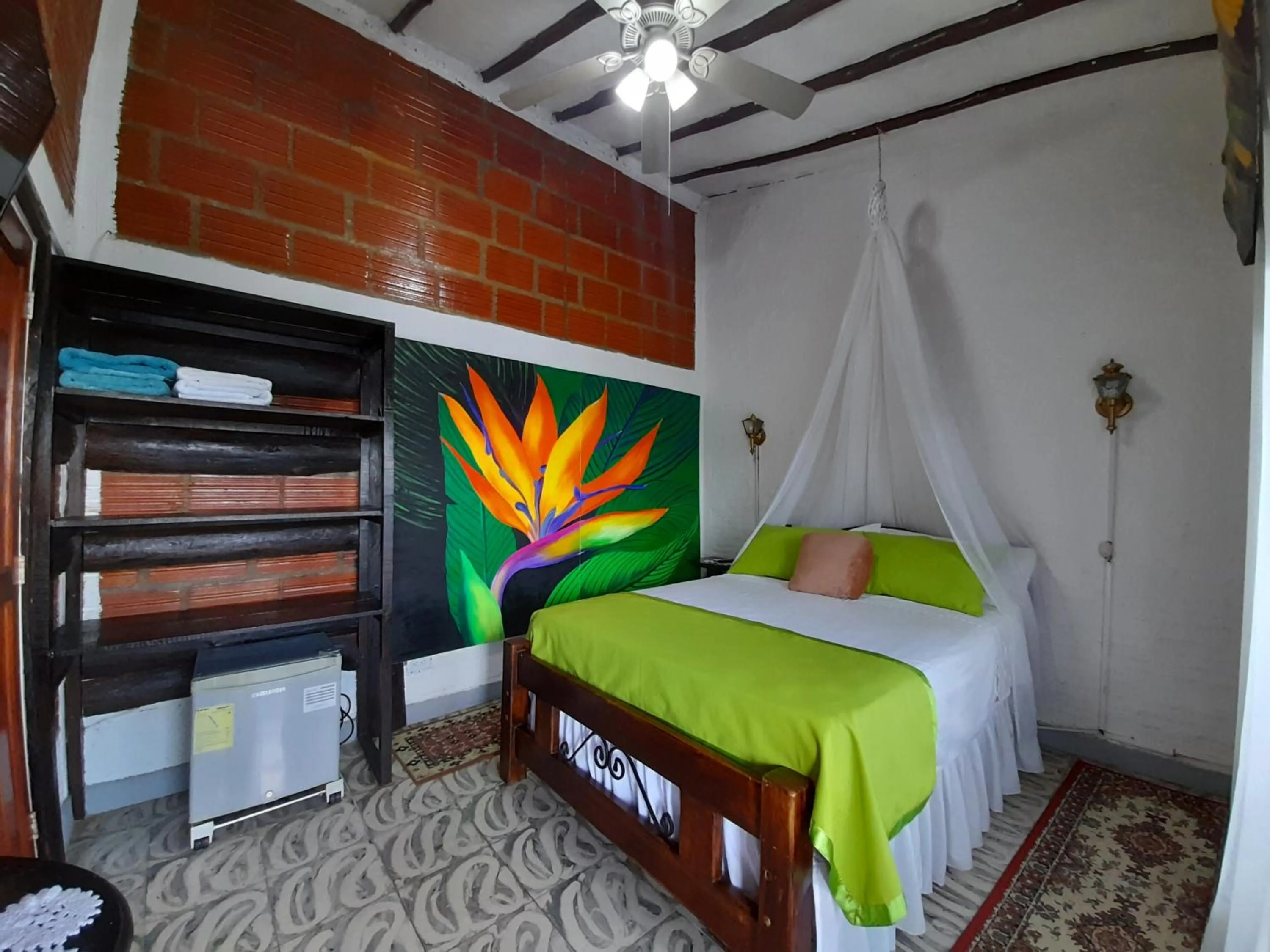 Property building, Bed in Villa Luzandi