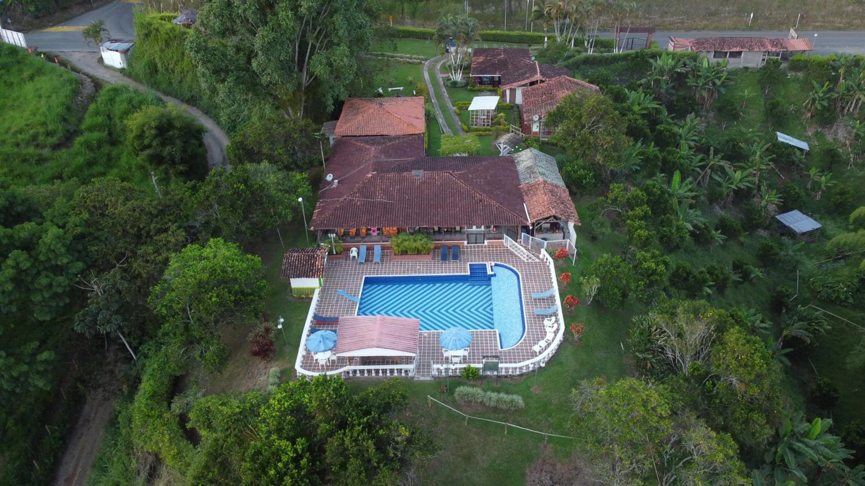 Property building in Villa Luzandi