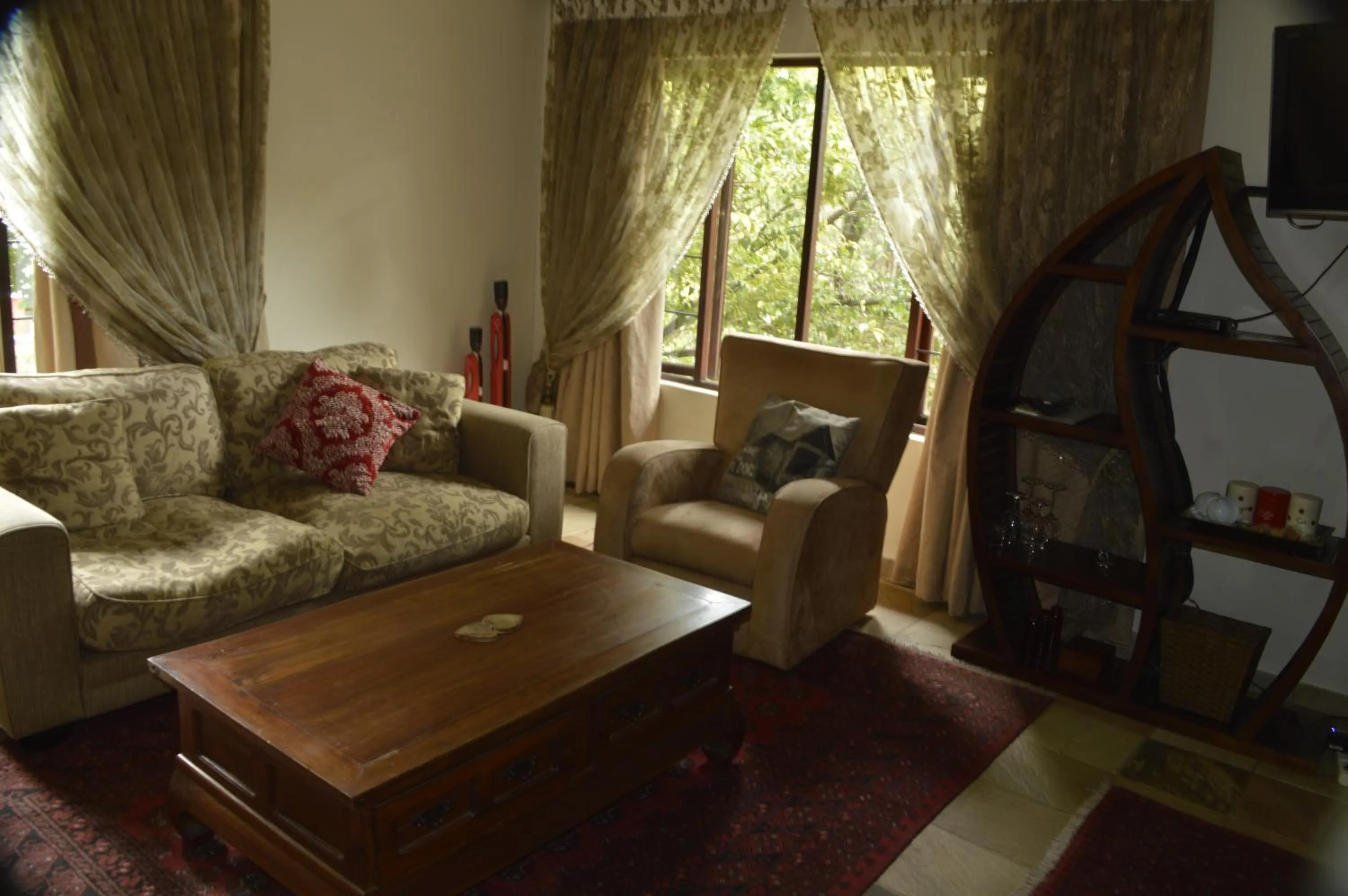 Seating area in 42onKing