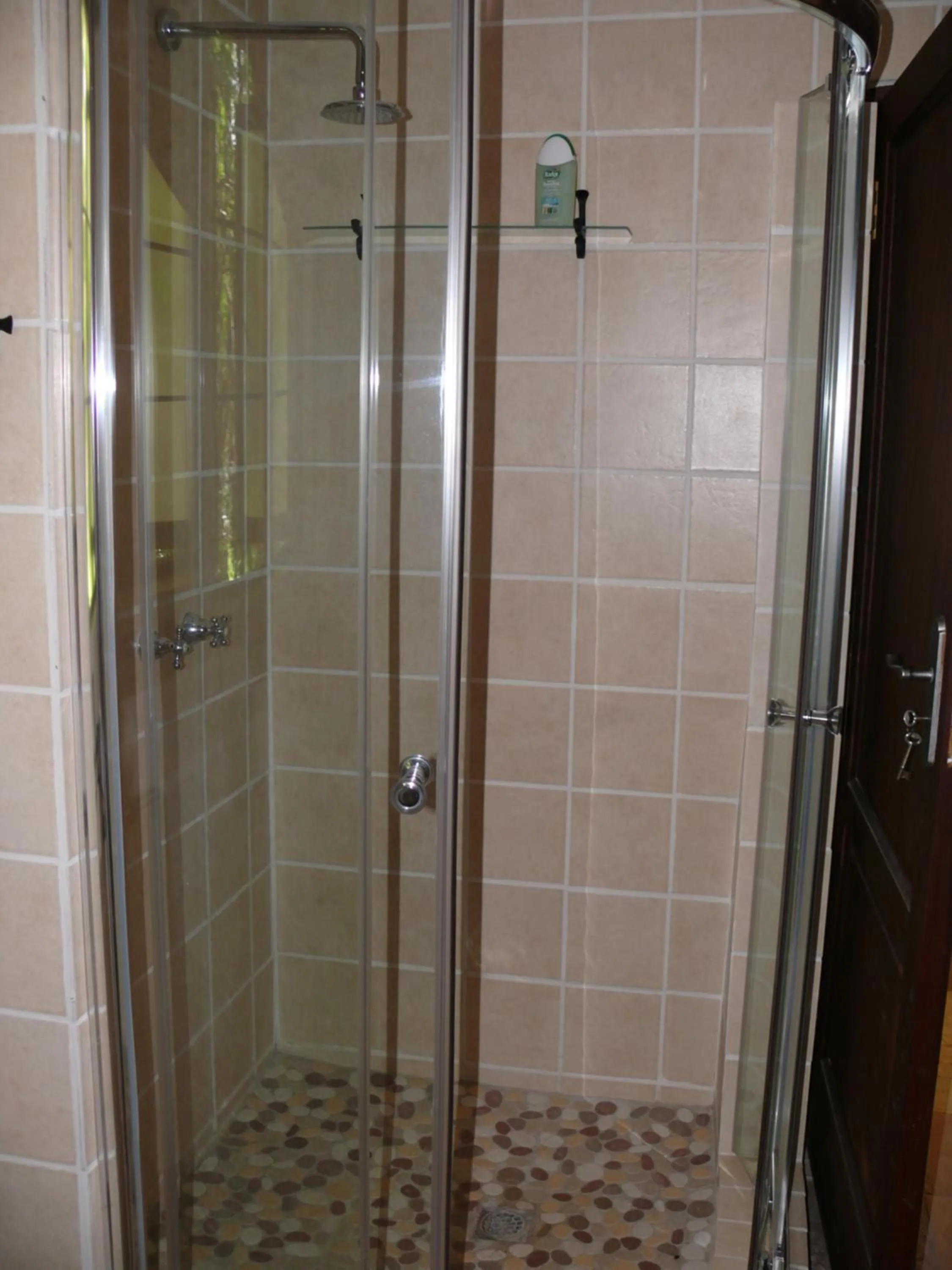 Bathroom in 42onKing