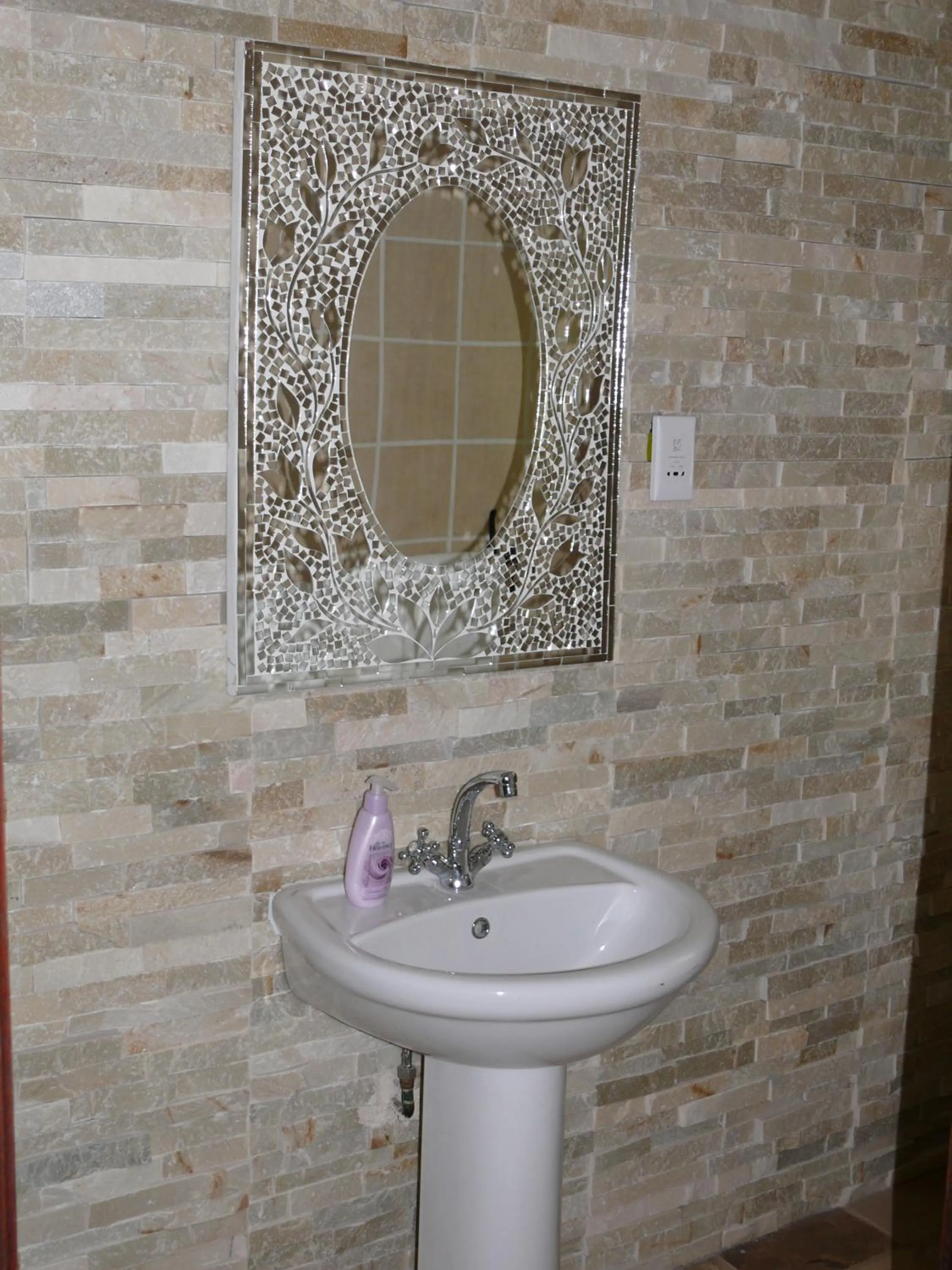 Bathroom in 42onKing