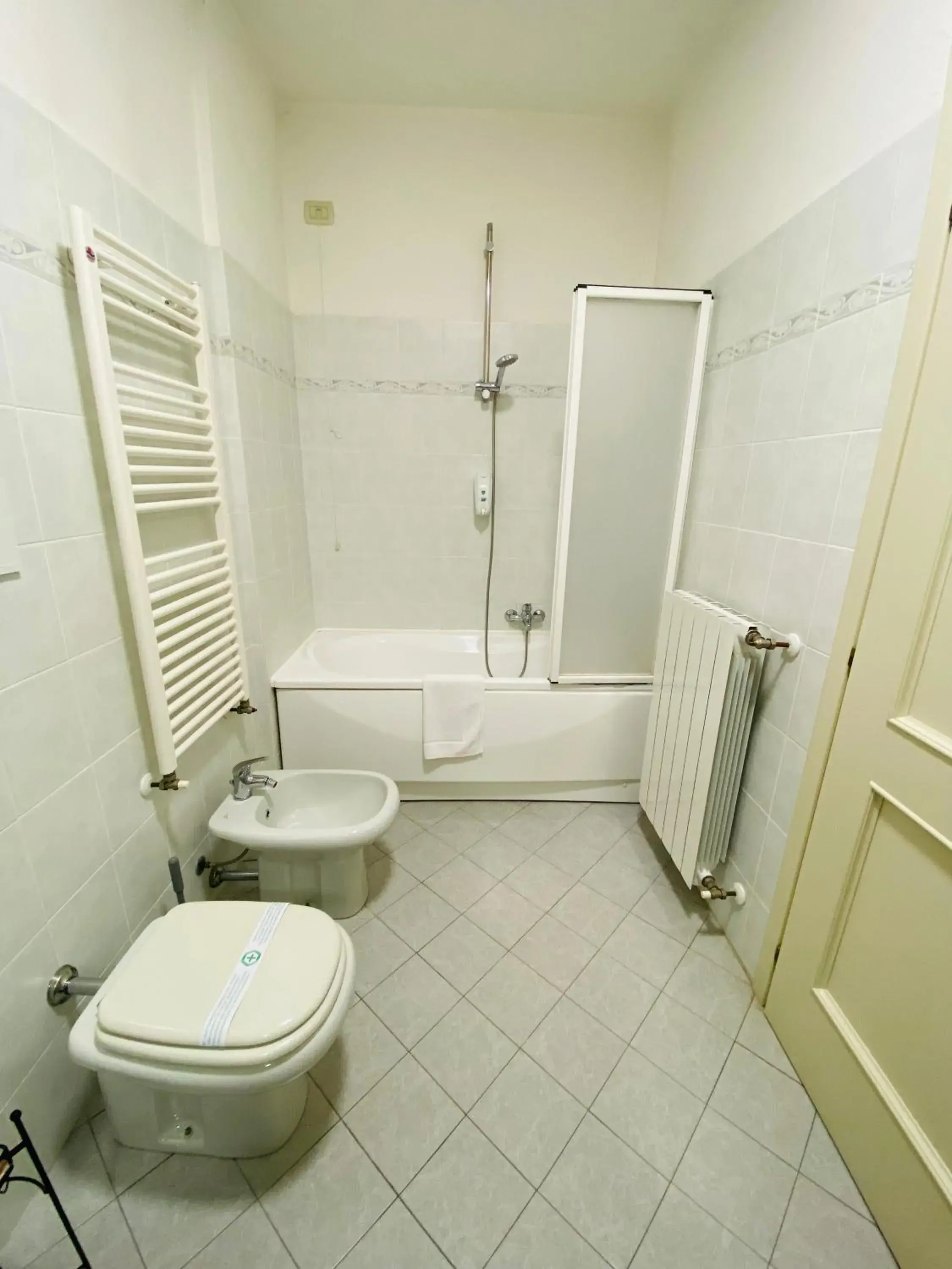 Twin Room with Private External Bathroom in Amici Miei Rooms Twin Room with Private External Bathroom in Amici Miei Rooms