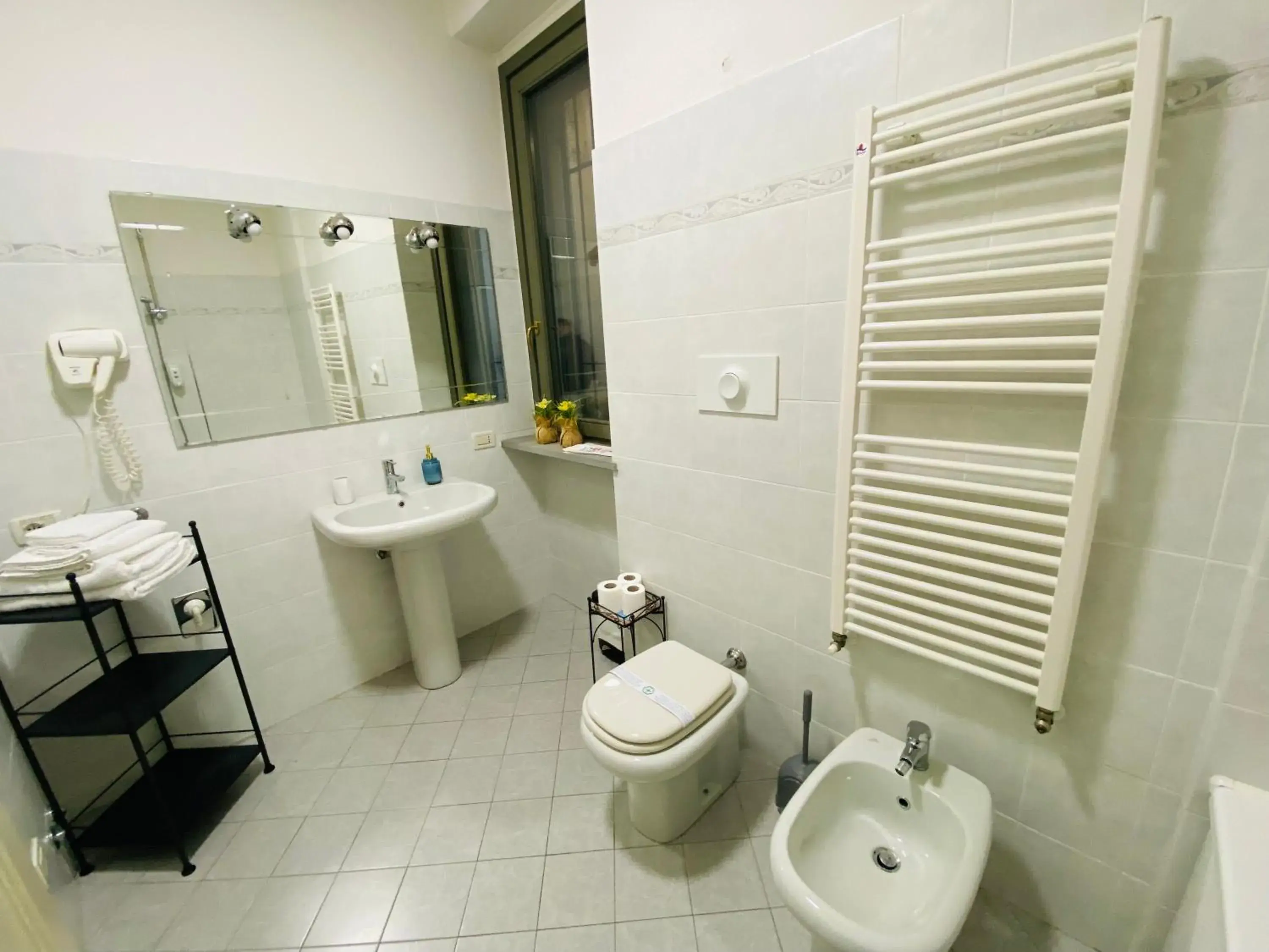 Twin Room with Private External Bathroom in Amici Miei Rooms Twin Room with Private External Bathroom in Amici Miei Rooms