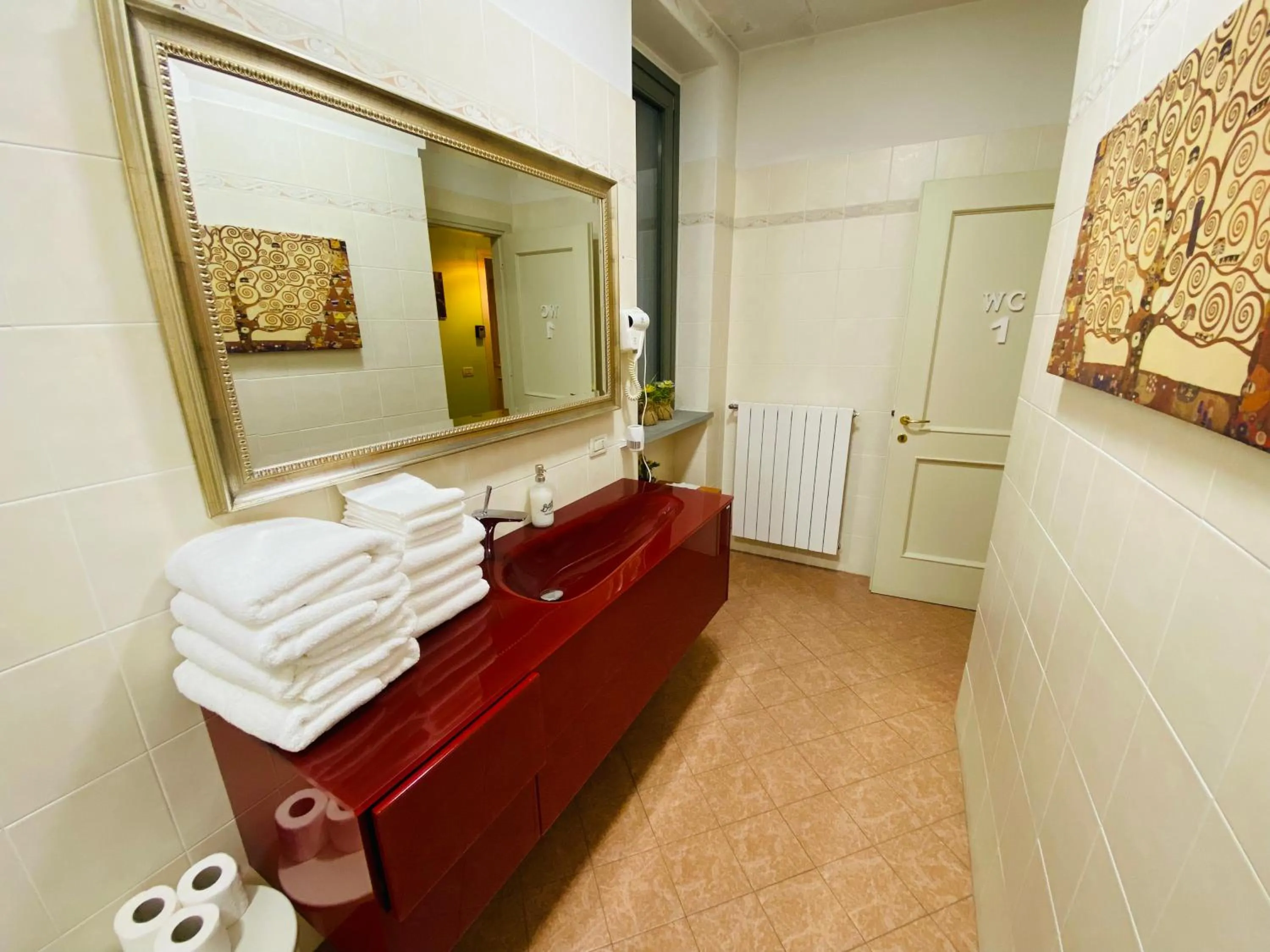Bathroom in Amici Miei Rooms