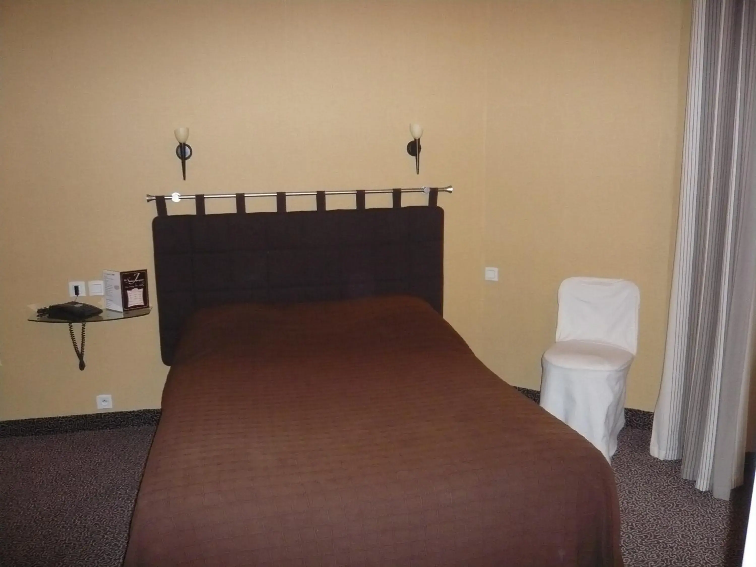 Quintuple Room in Hôtel - Restaurant Saint Jacques Quintuple Room in Hôtel - Restaurant Saint Jacques