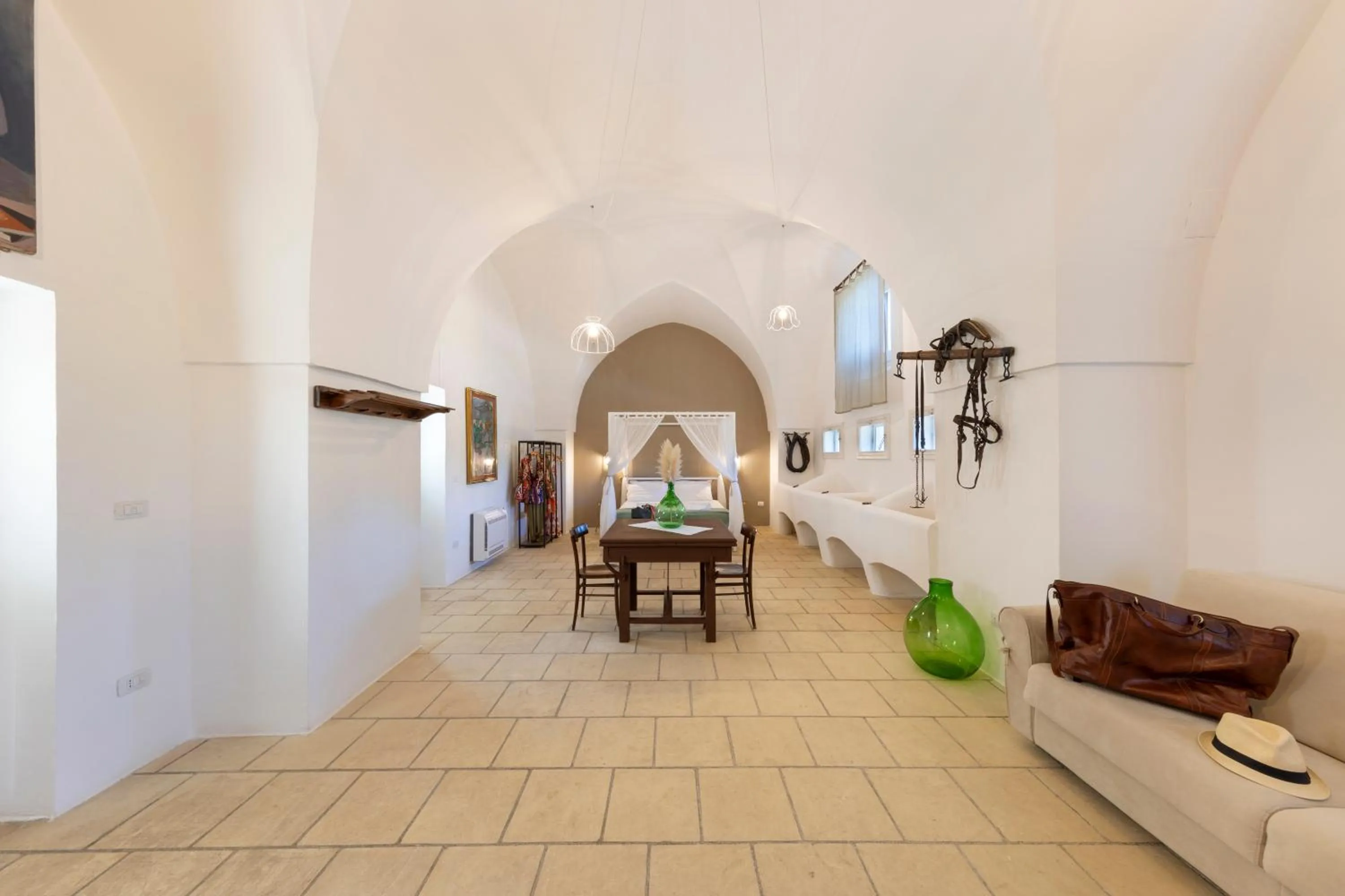 Photo of the whole room in Masseria Zanzara