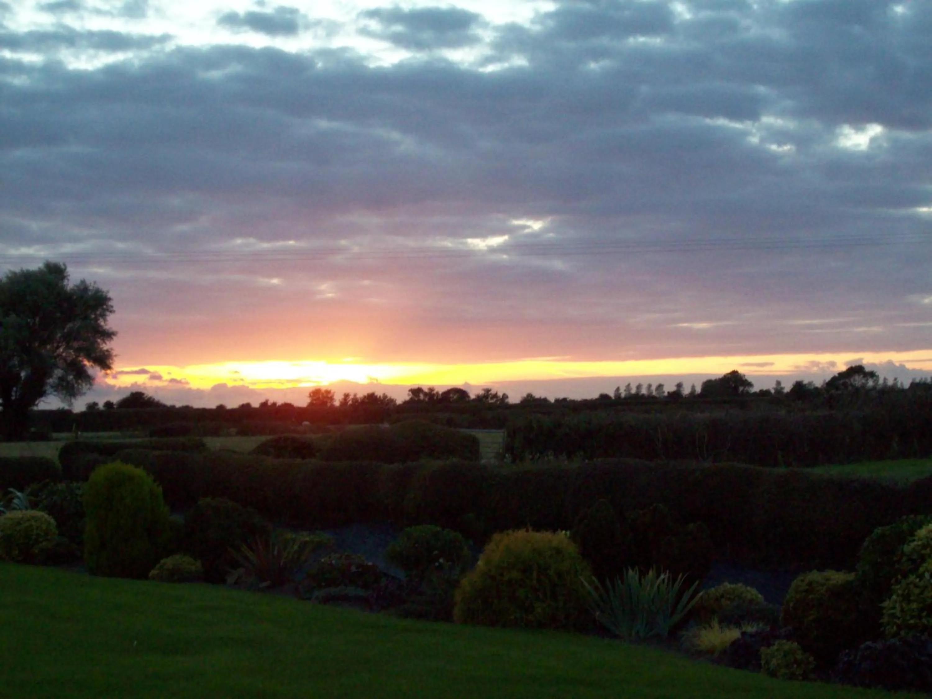 Sunset in WILLOW BARN boutique B&B