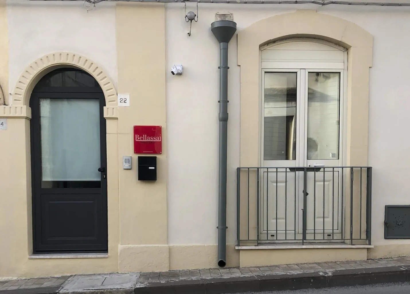 Property building in Bellassai Rooms