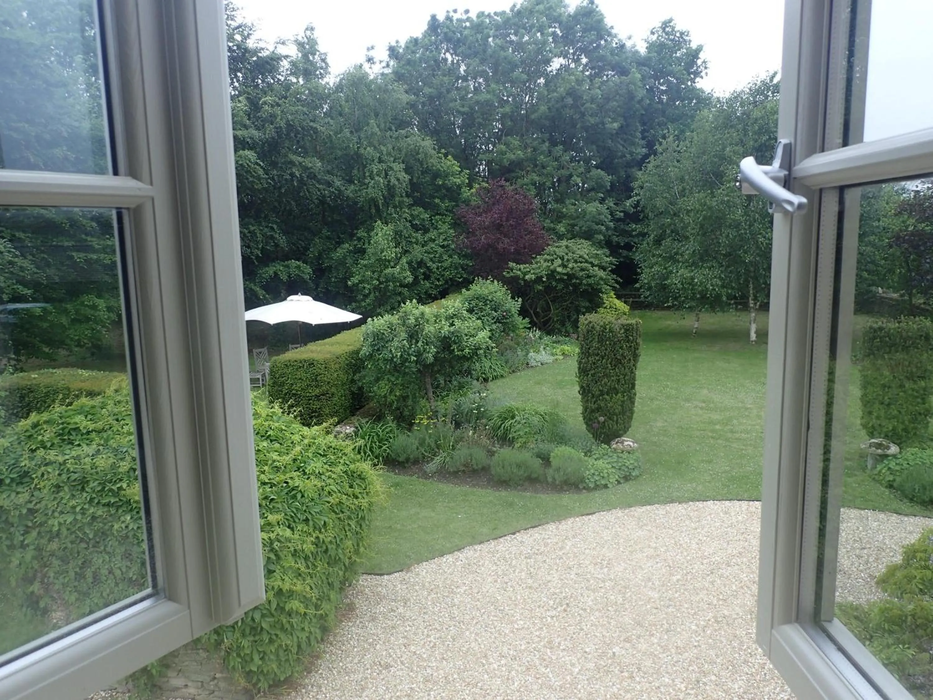 Garden view in Field End House Strawberry Lane Meysey Hampton