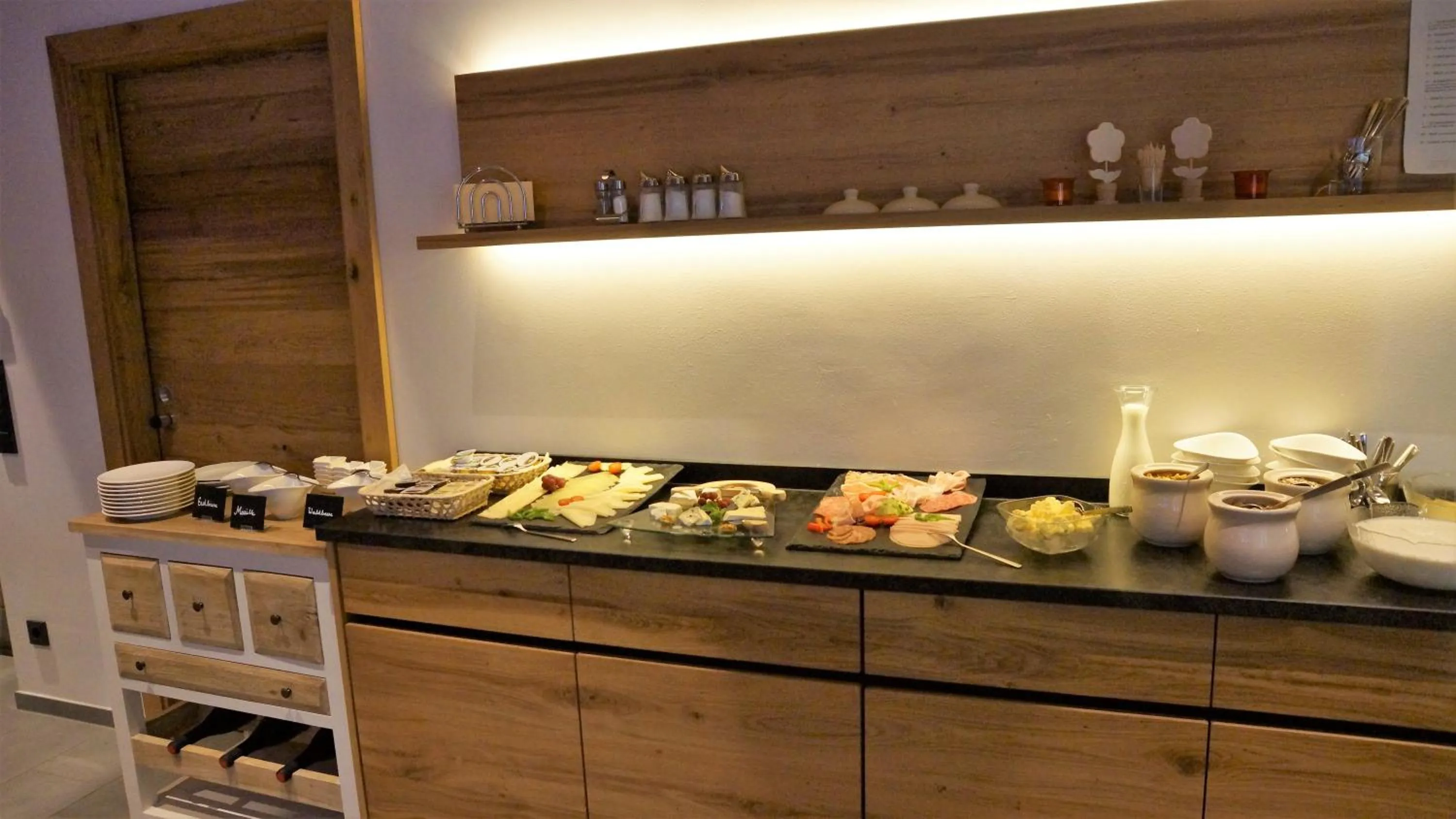 Buffet breakfast in Das Heimsitz