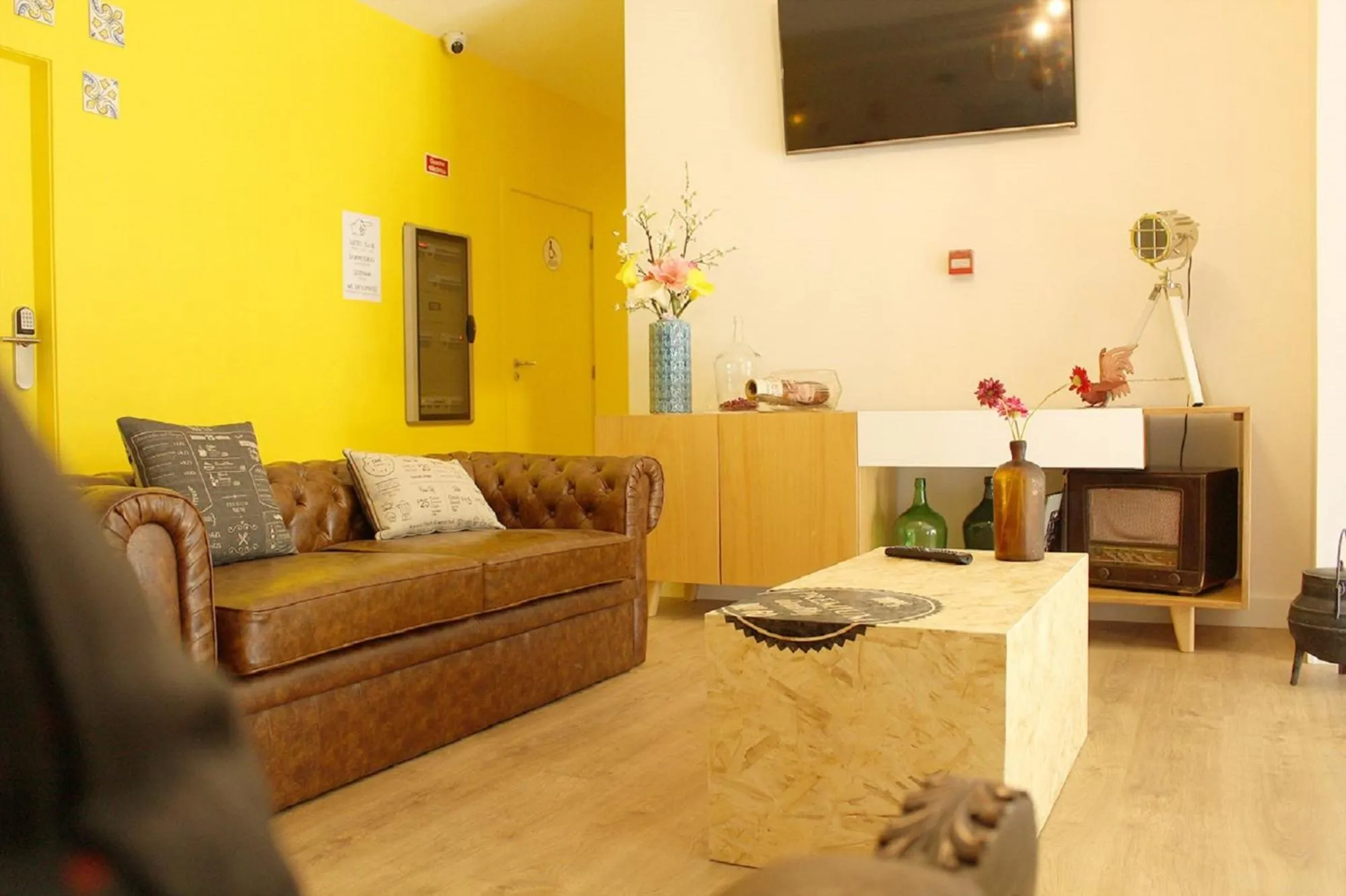 Communal lounge/ TV room in HI!GO