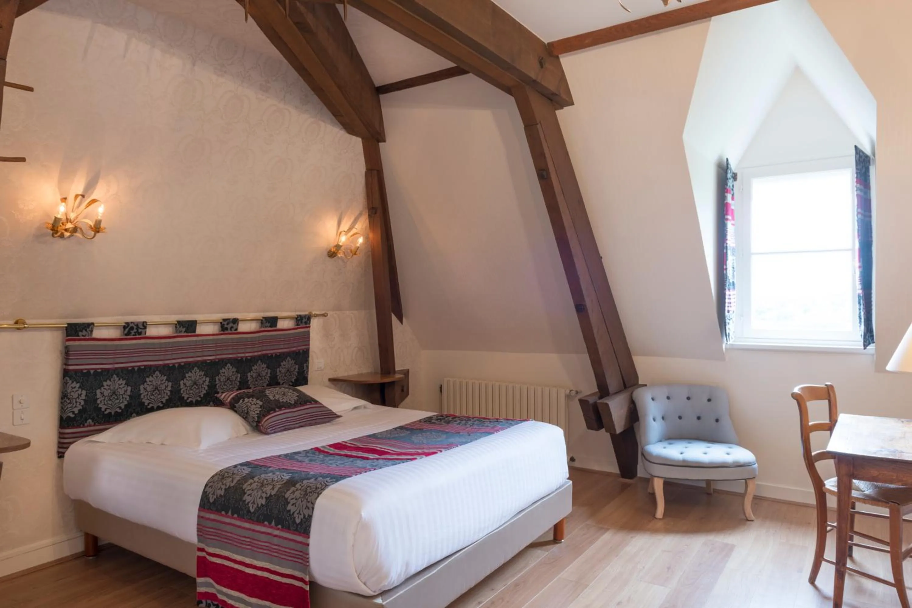 Photo of the whole room, Bed in Le Relais Des Landes - Demeures et Chateaux